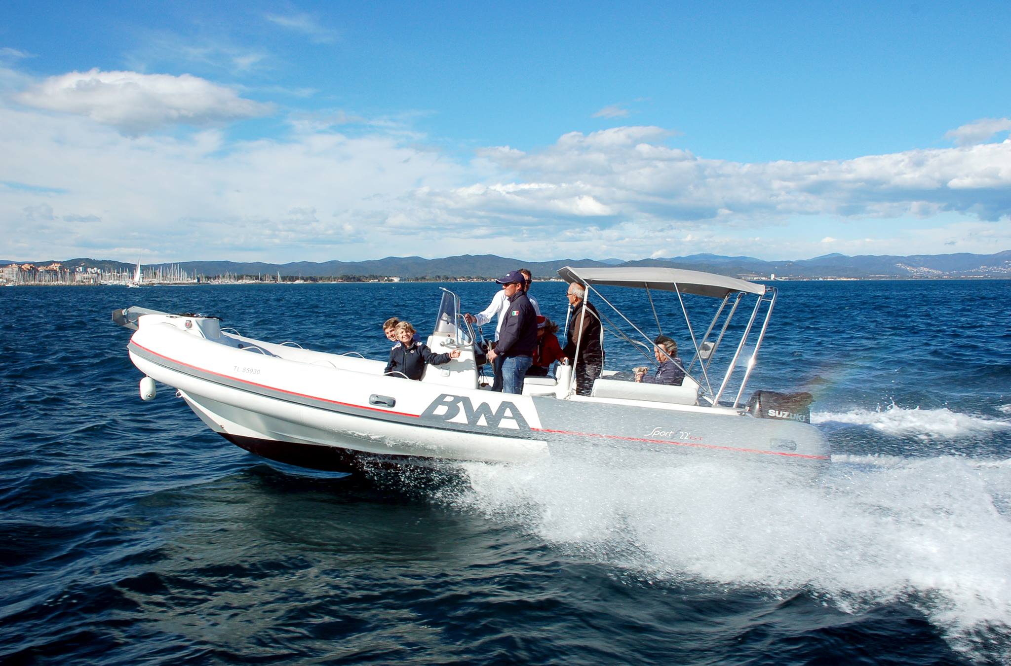 Des bateaux extraordinaires au comportement marin sécurisant et exemplaire - XL YACHTING