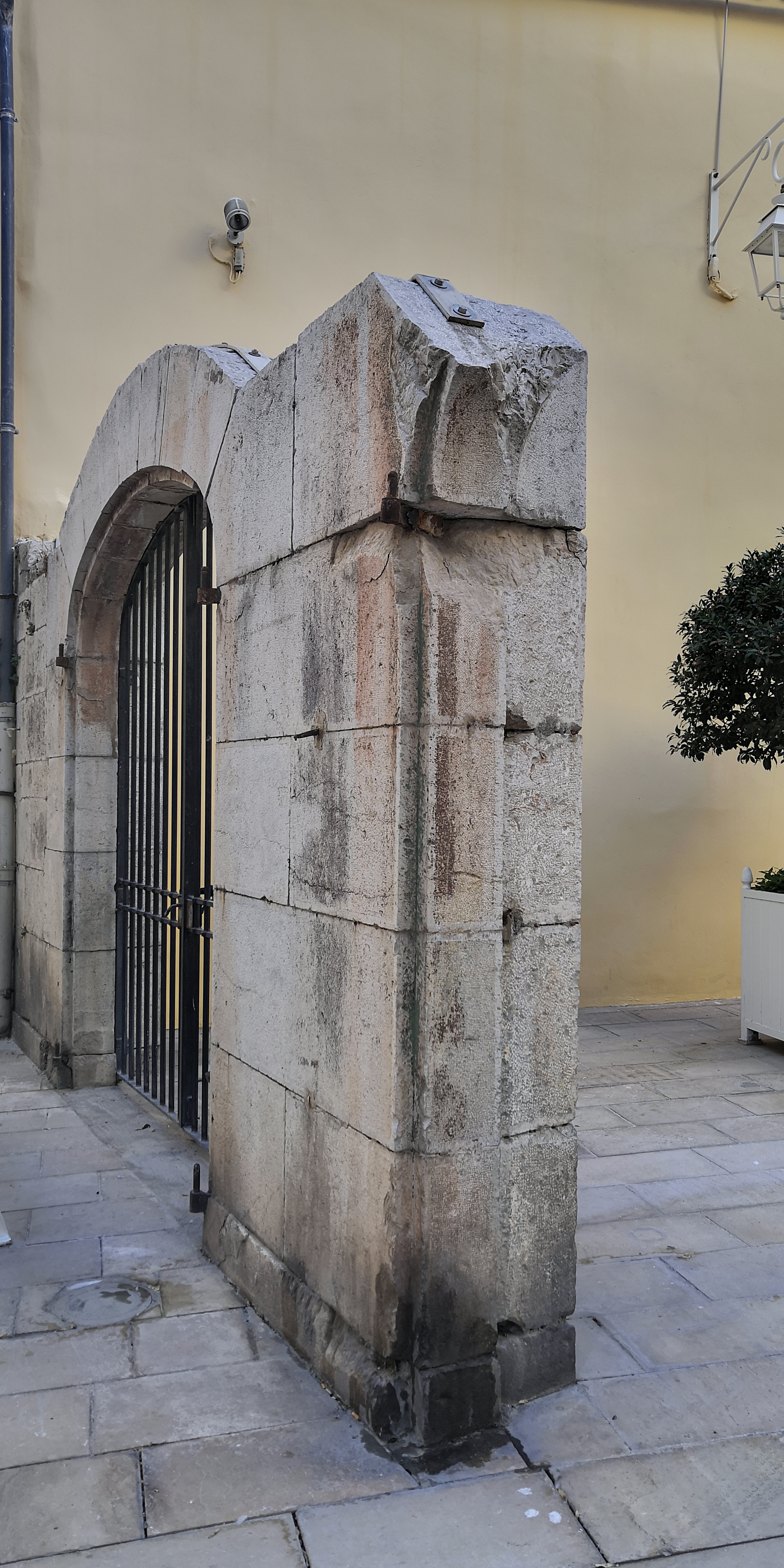 Portail de l'ancien couvent des Dominicains - Var Tourisme