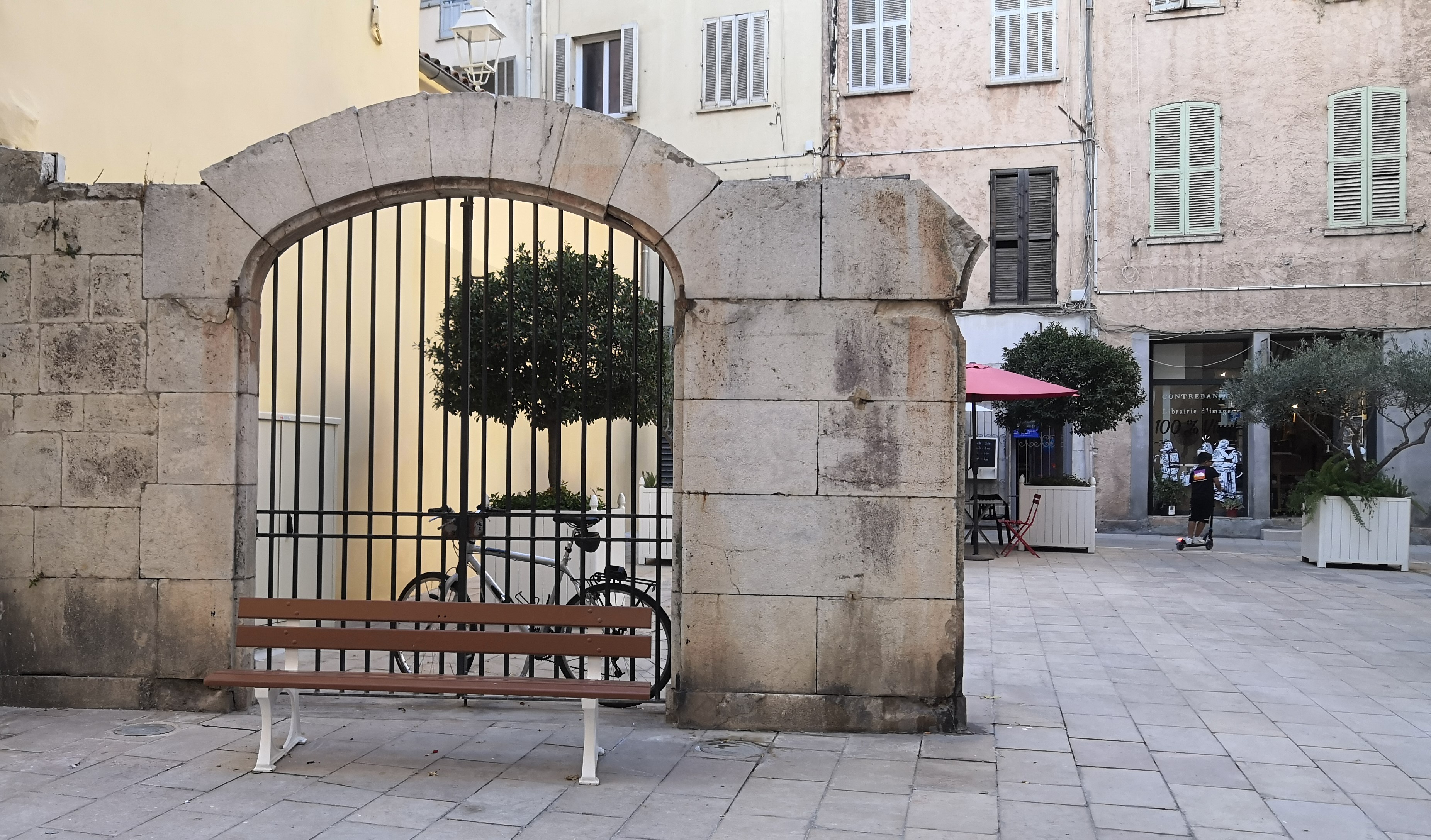 Portail de l'ancien couvent des Dominicains - Var Tourisme