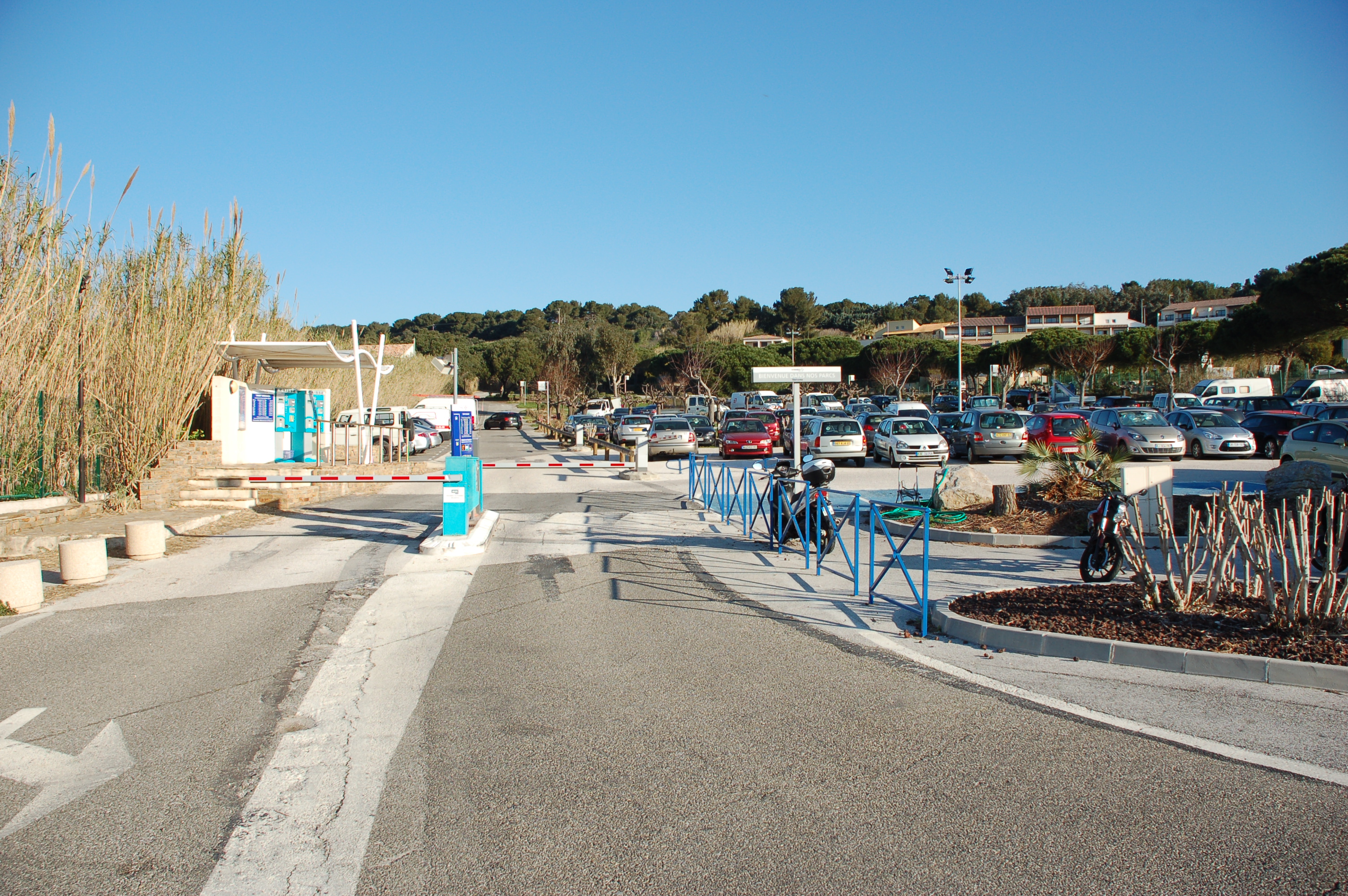 Parking indigo la tour fondue embarcadère pour Porquerolles - Parking Indigo