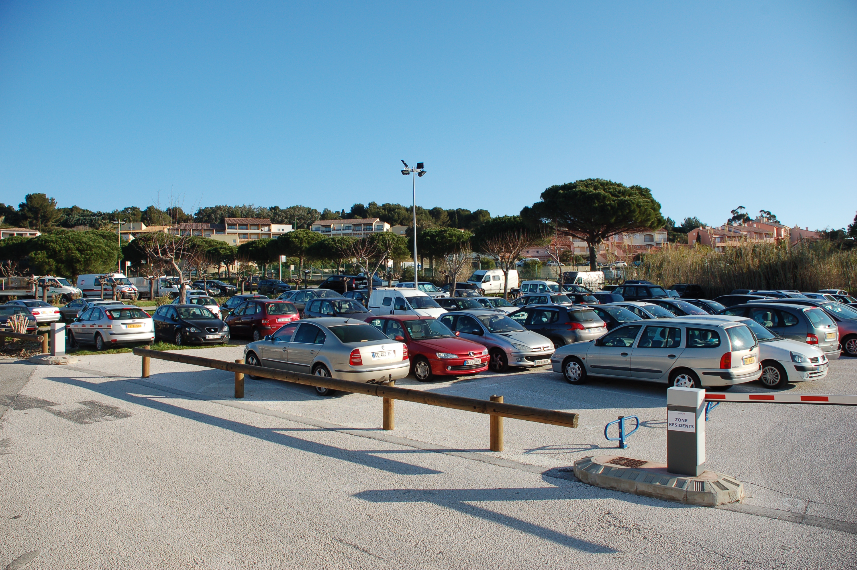 Parking indigo la tour fondue embarcadère pour Porquerolles - Parking Indigo