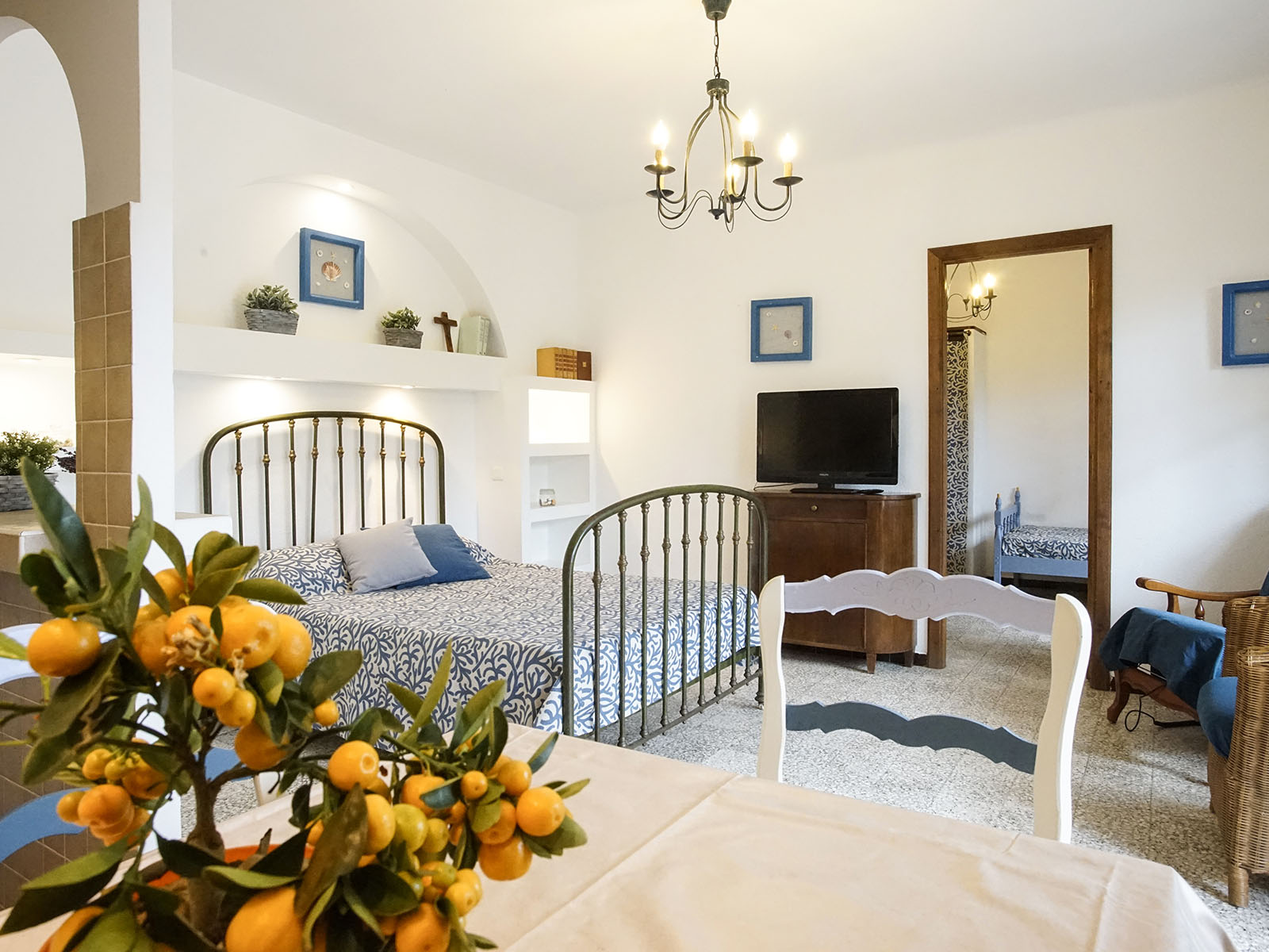 APPARTEMENT F2 N°1 EN REZ DE CHAUSSEE COTE SUD AVEC TERRASSE - Les Mandariniers