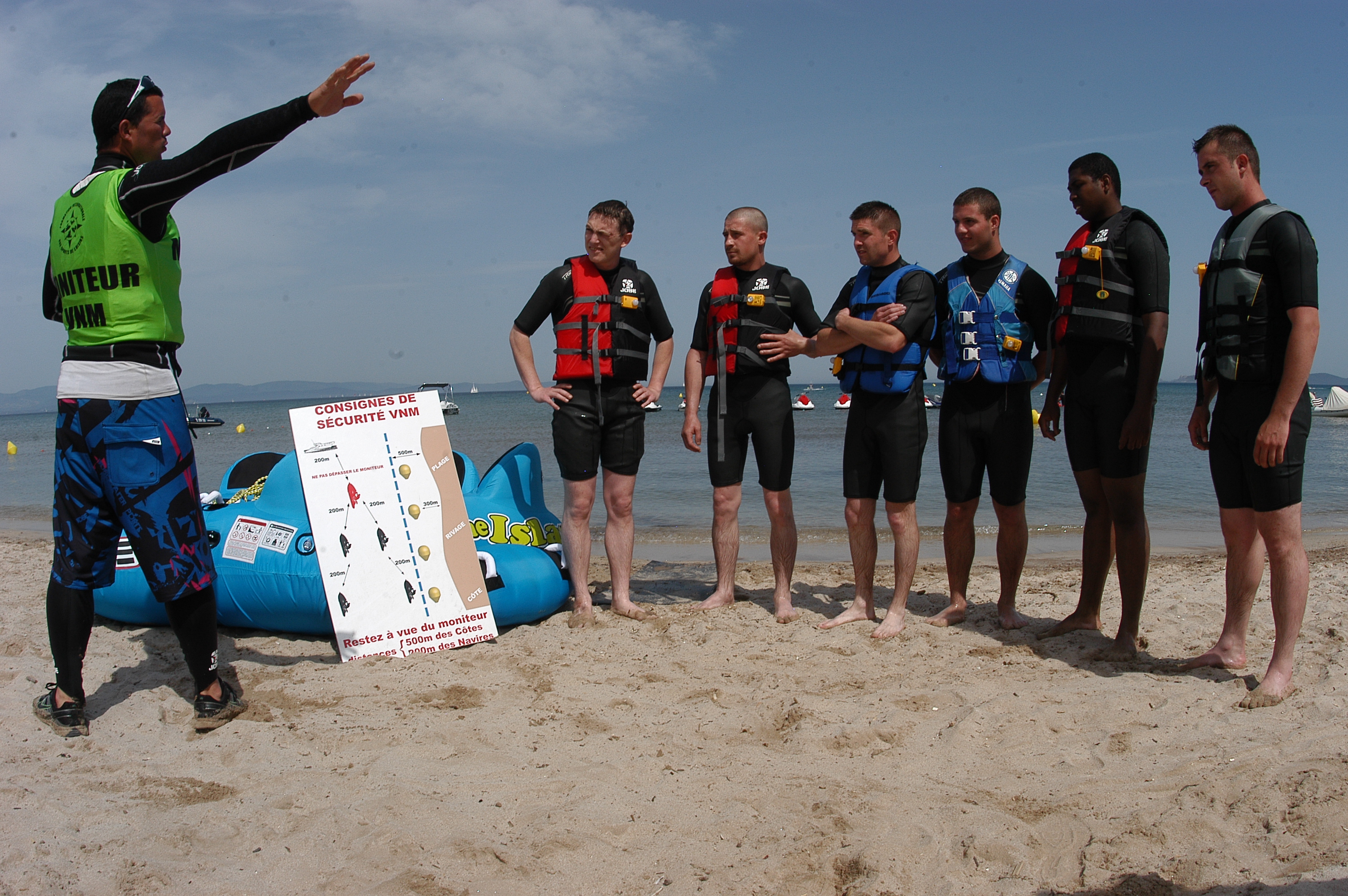 L'iceberg jet - location jet ski bateaux a la madrague giens hyeres - L'iceberg