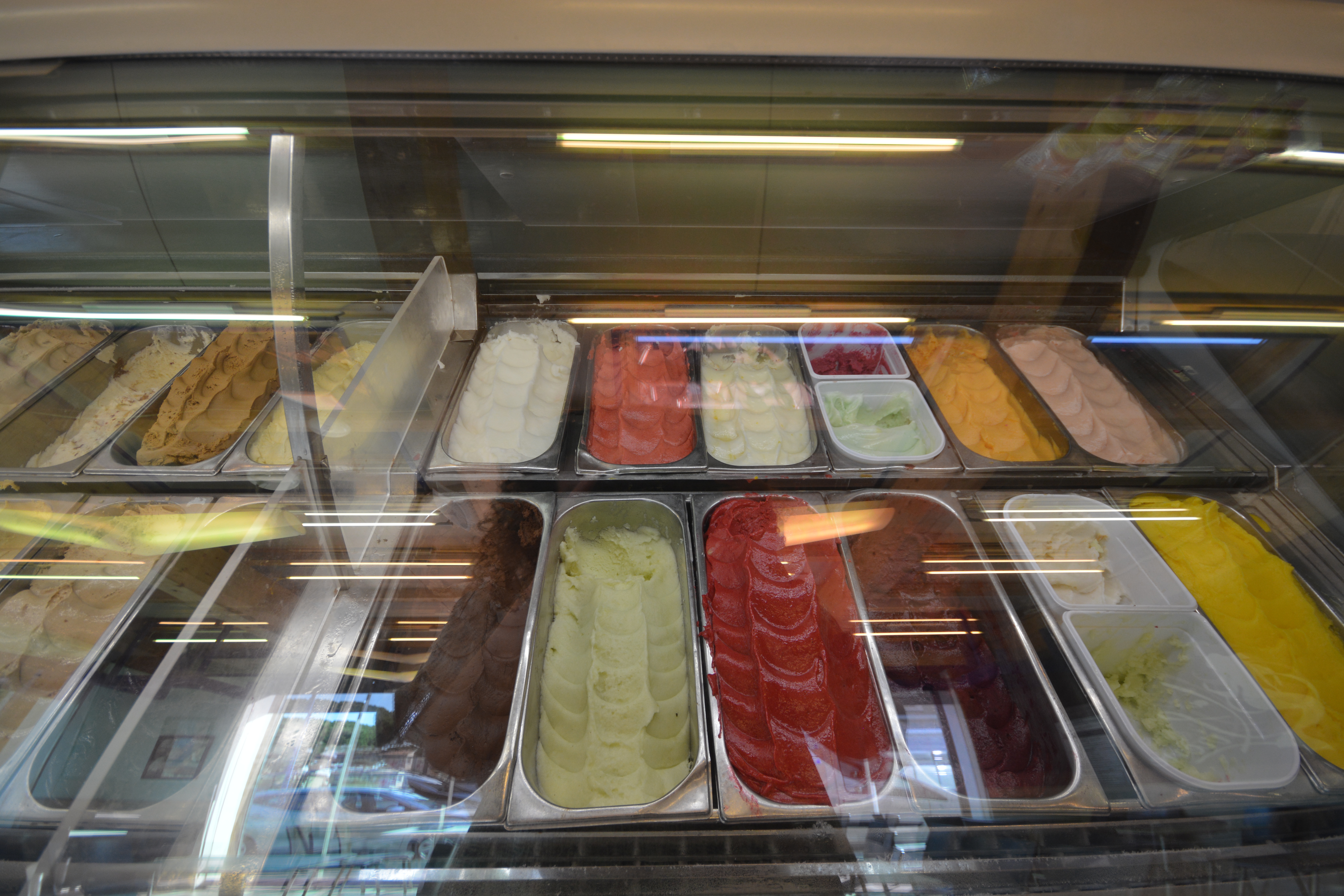 Glacier artisanal La Sirène Hyères l'Ayguade - Hyeres Tourisme