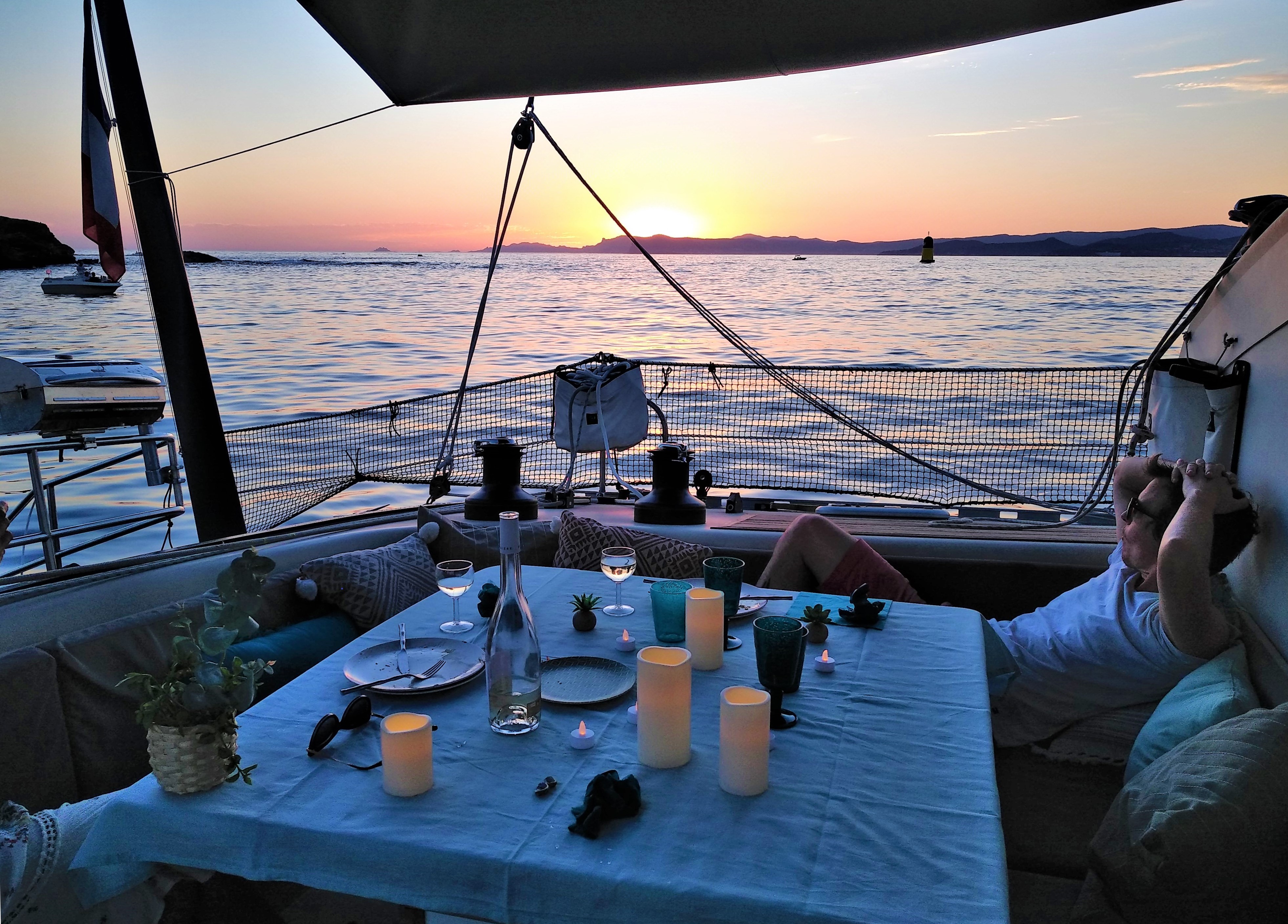Soirée romantique sur un catamaran - Destination BLEU