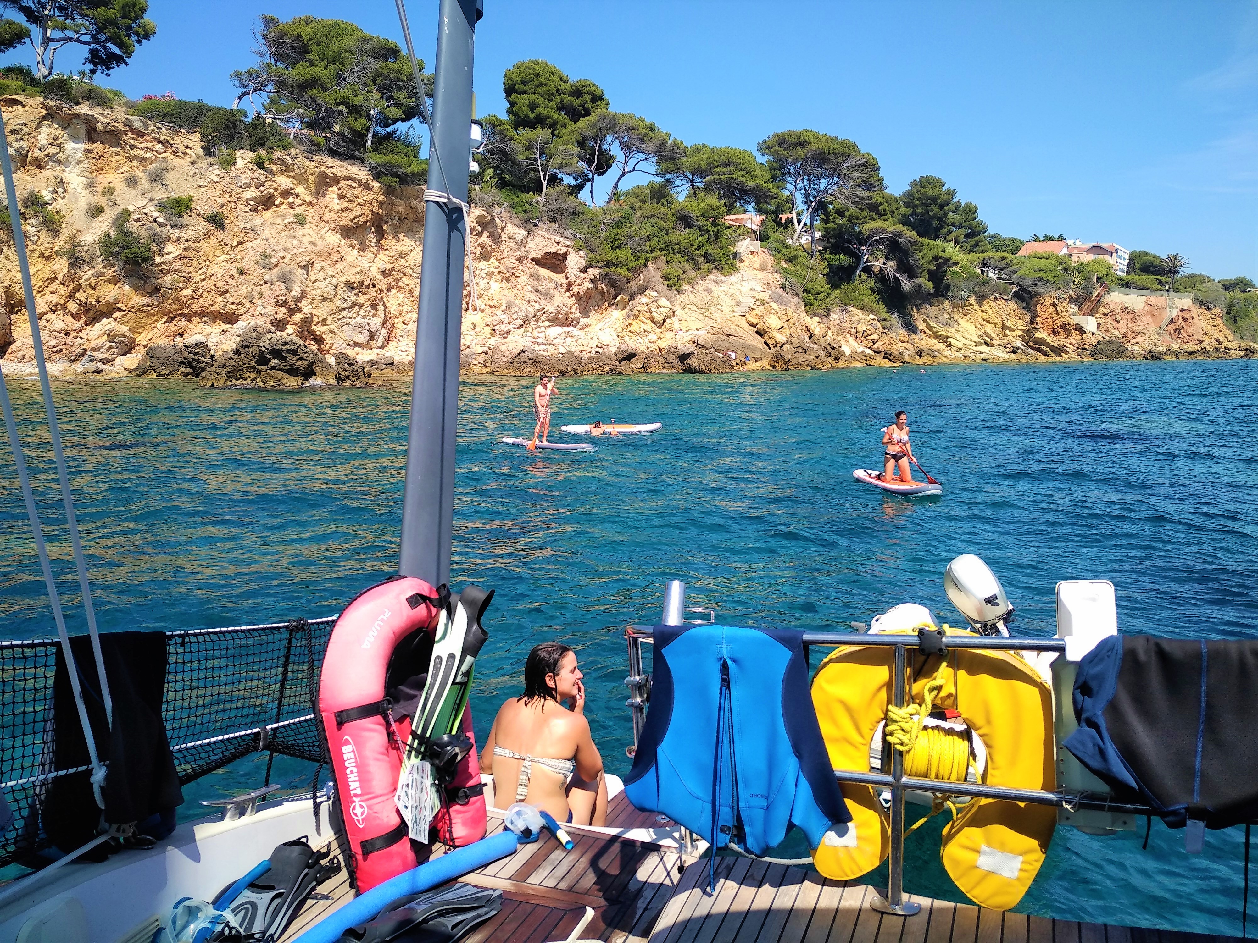 Catamaran et paddle - Destination BLEU