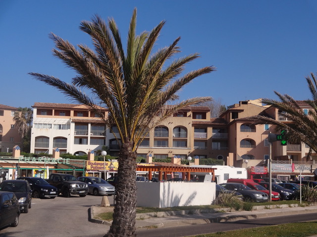 Appartement dans une résidence - La Coudoulière - Thuillier Jean-Pierre - Thuillier Jean-Pierre