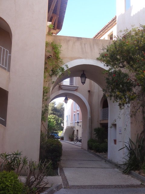 Appartement dans une résidence - La Coudoulière - Thuillier Jean-Pierre - Thuillier Jean-Pierre