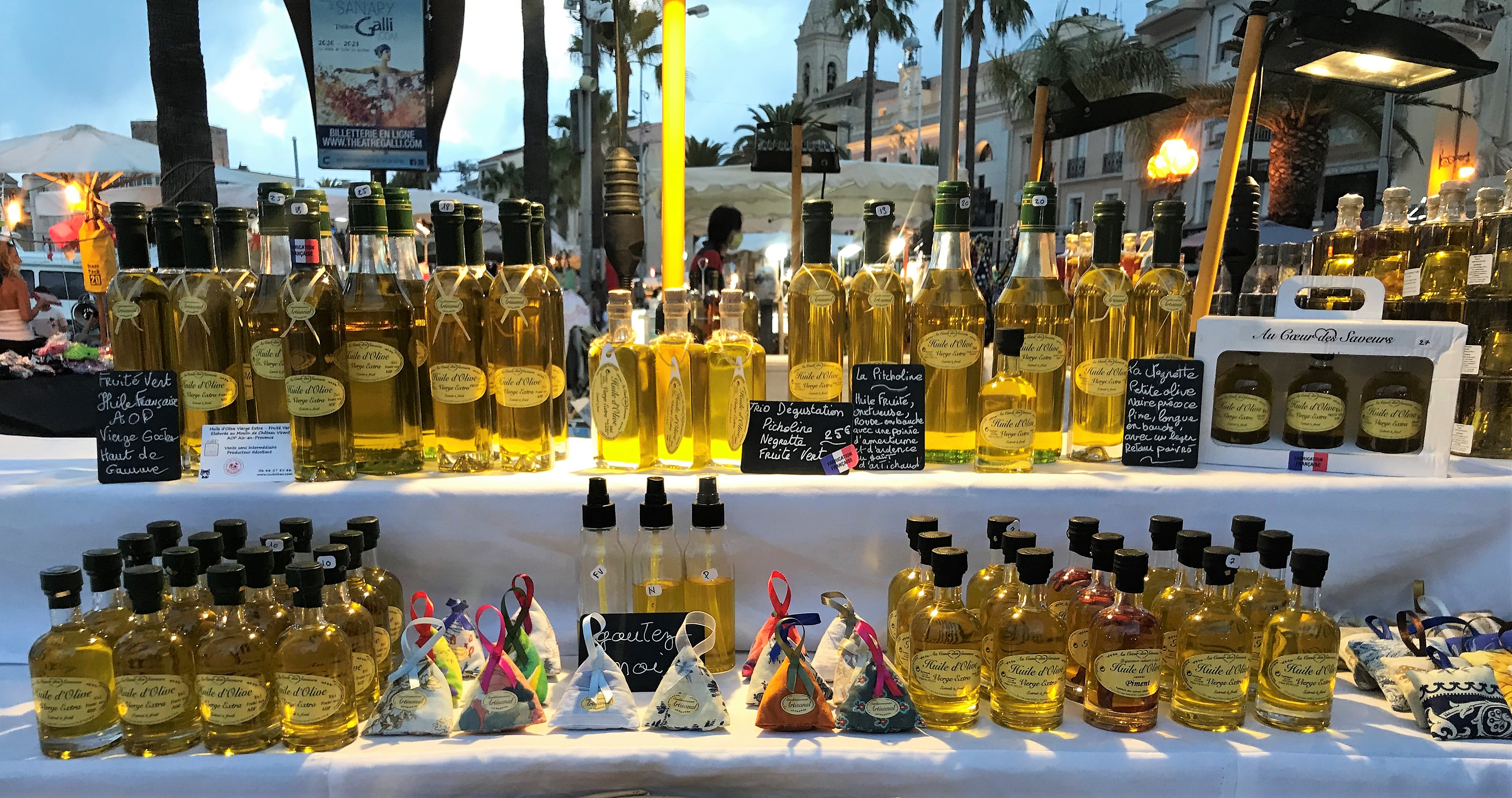 stand marché nocturne de Sanary - au coeur des saveurs
