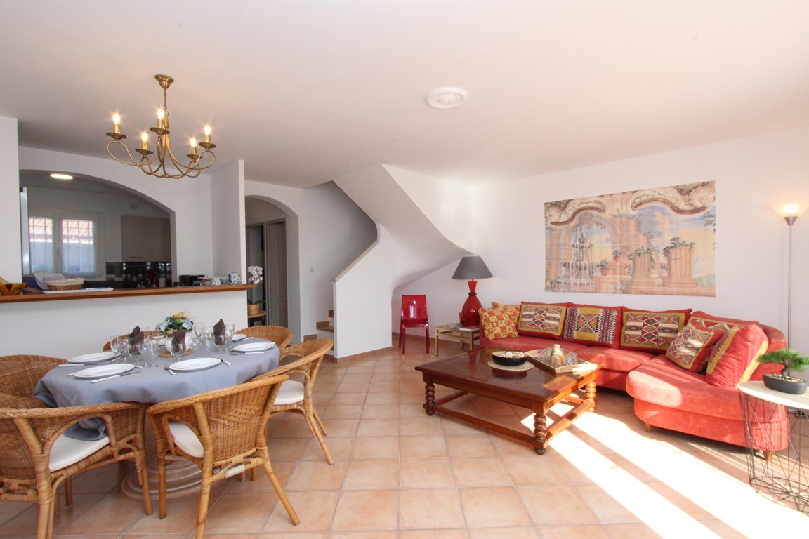 salon - Hugues Monique