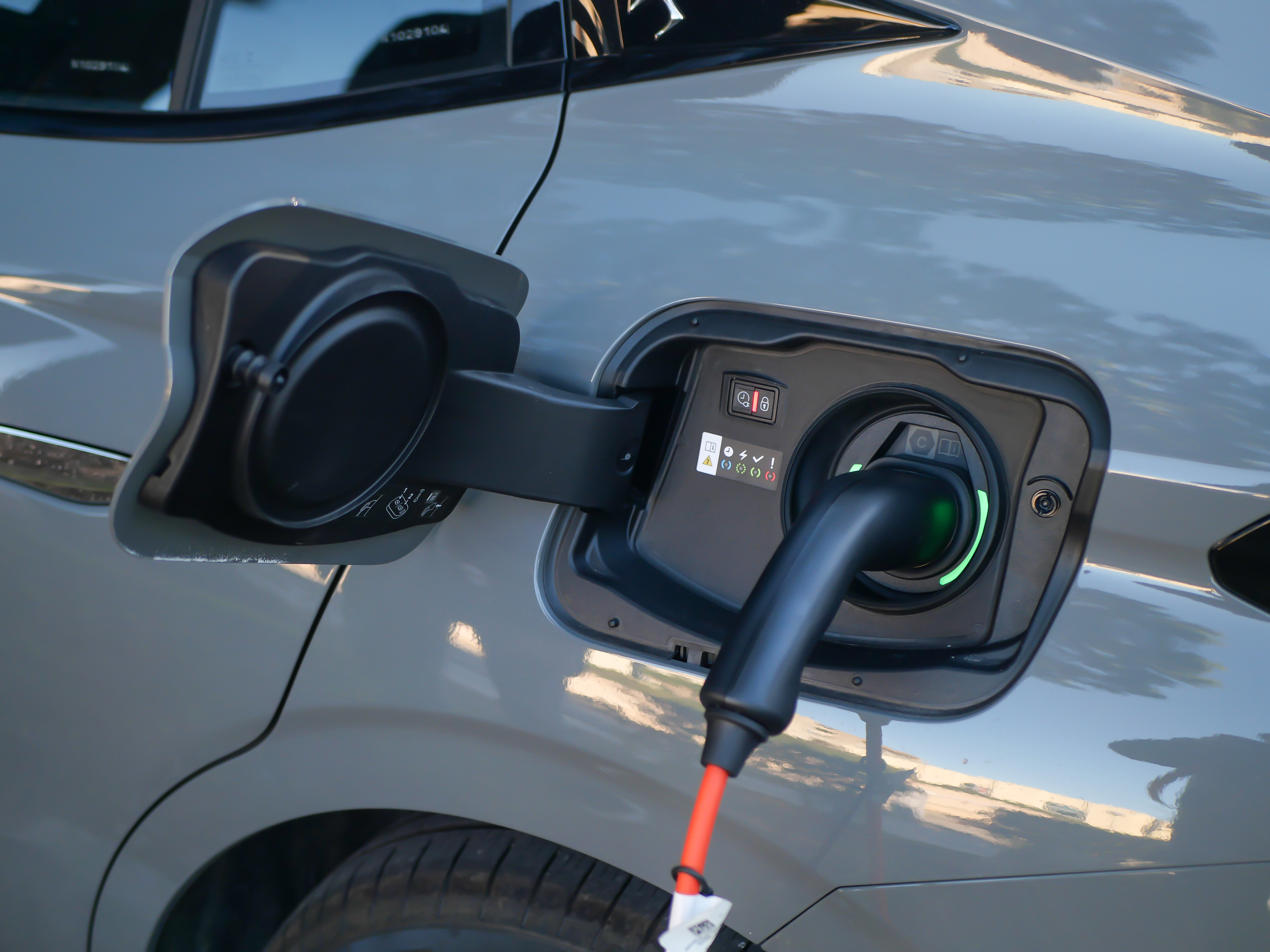 Europcar - Voiture hybride - Europcar Provence