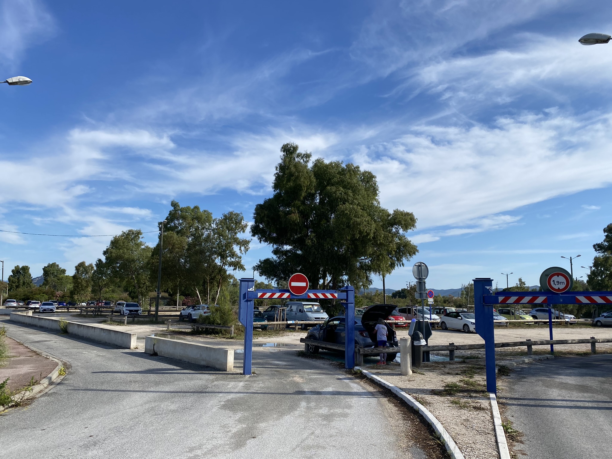 L'entrée du parking Arromanches - Julien Veyssade - Hyères Tourisme