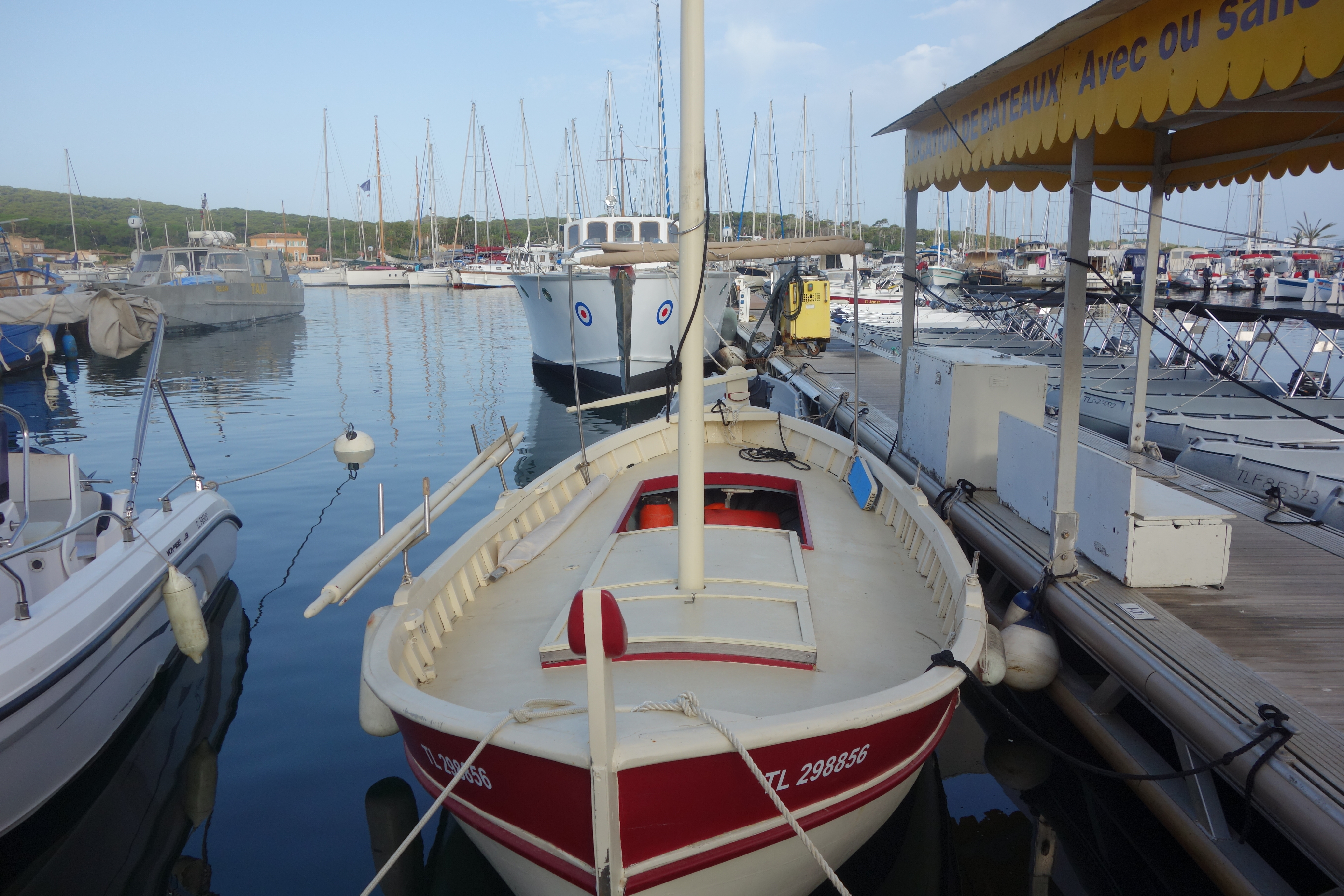 Locamarine75 - @OITPM - Bureau de Porquerolles