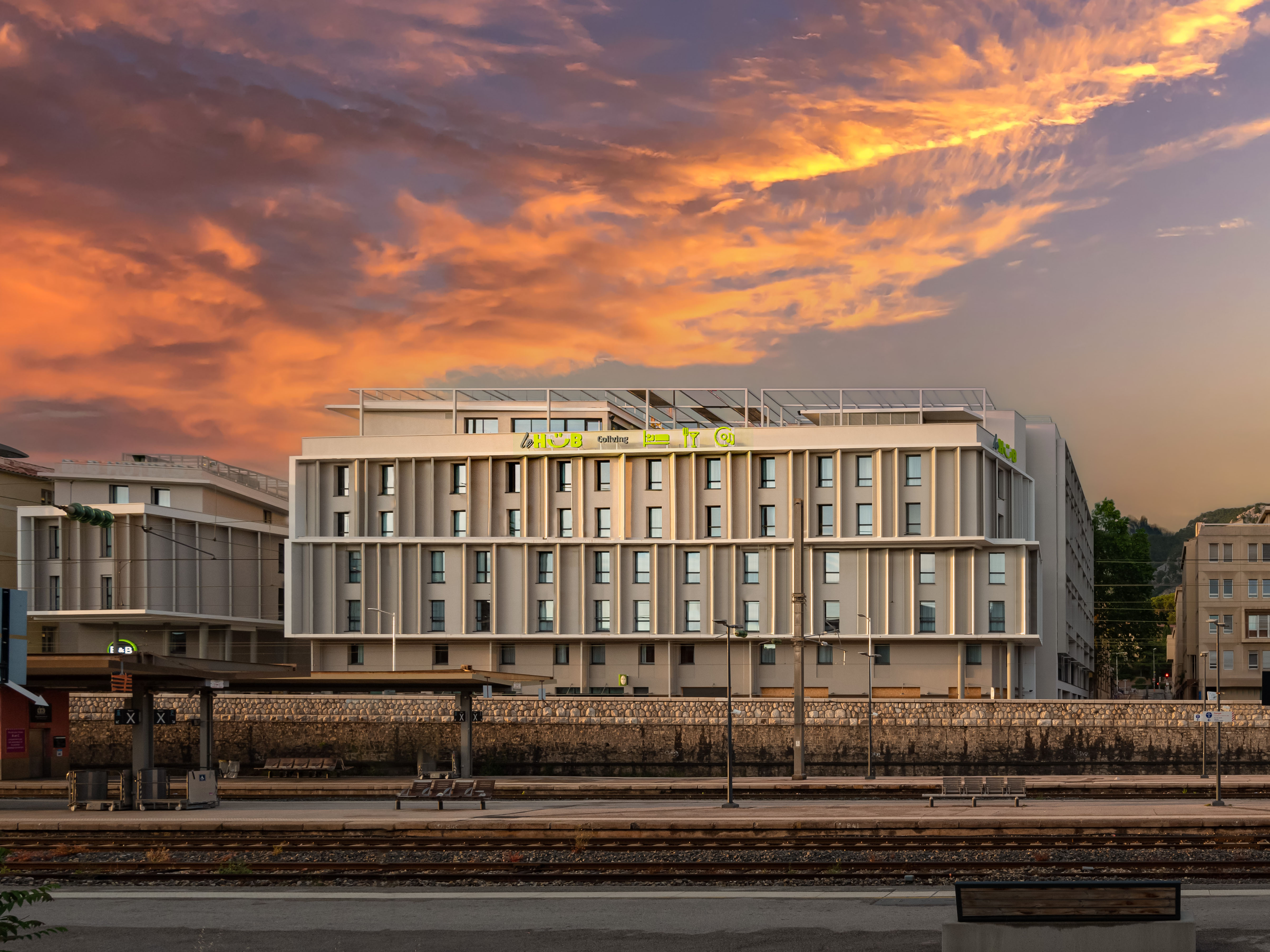 Le Hüb - Vue gare - Le Hüb Toulon