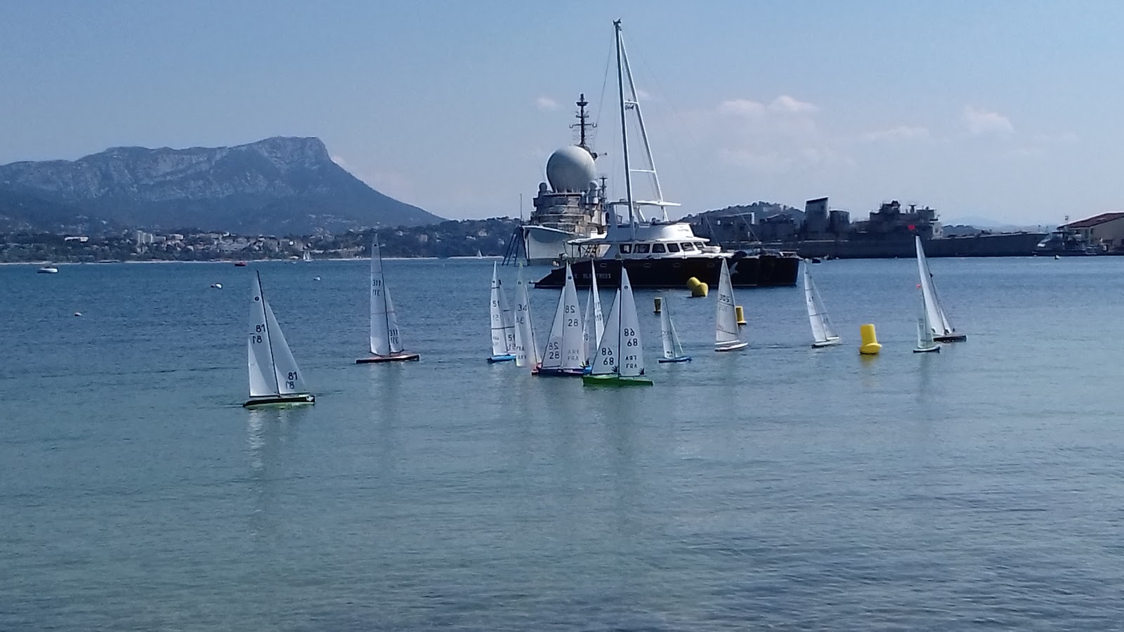 Voile Radio Commandée - Centre nautique de Saint Mandrier