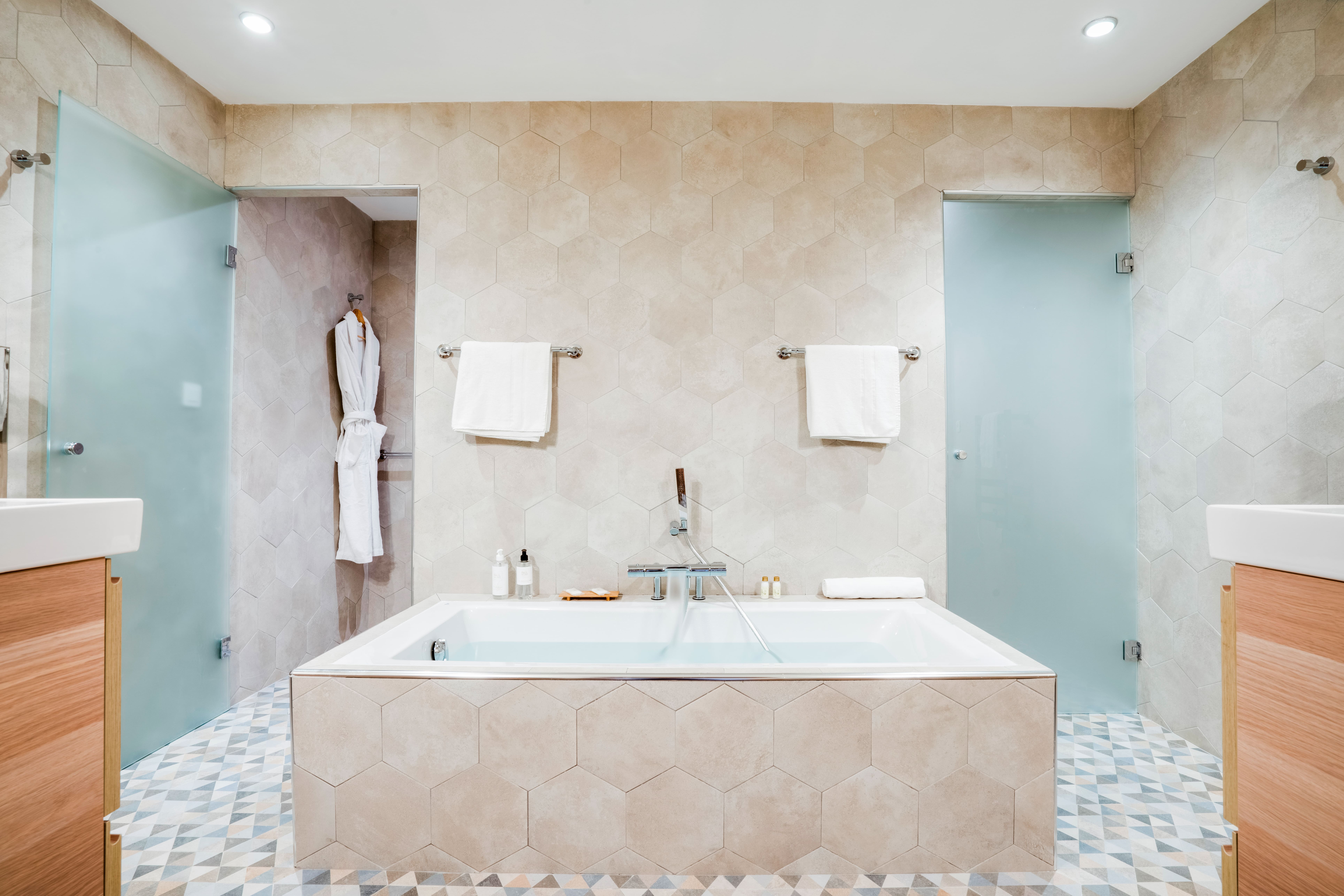 Salle de bain de la suite - Société Paul Ricard