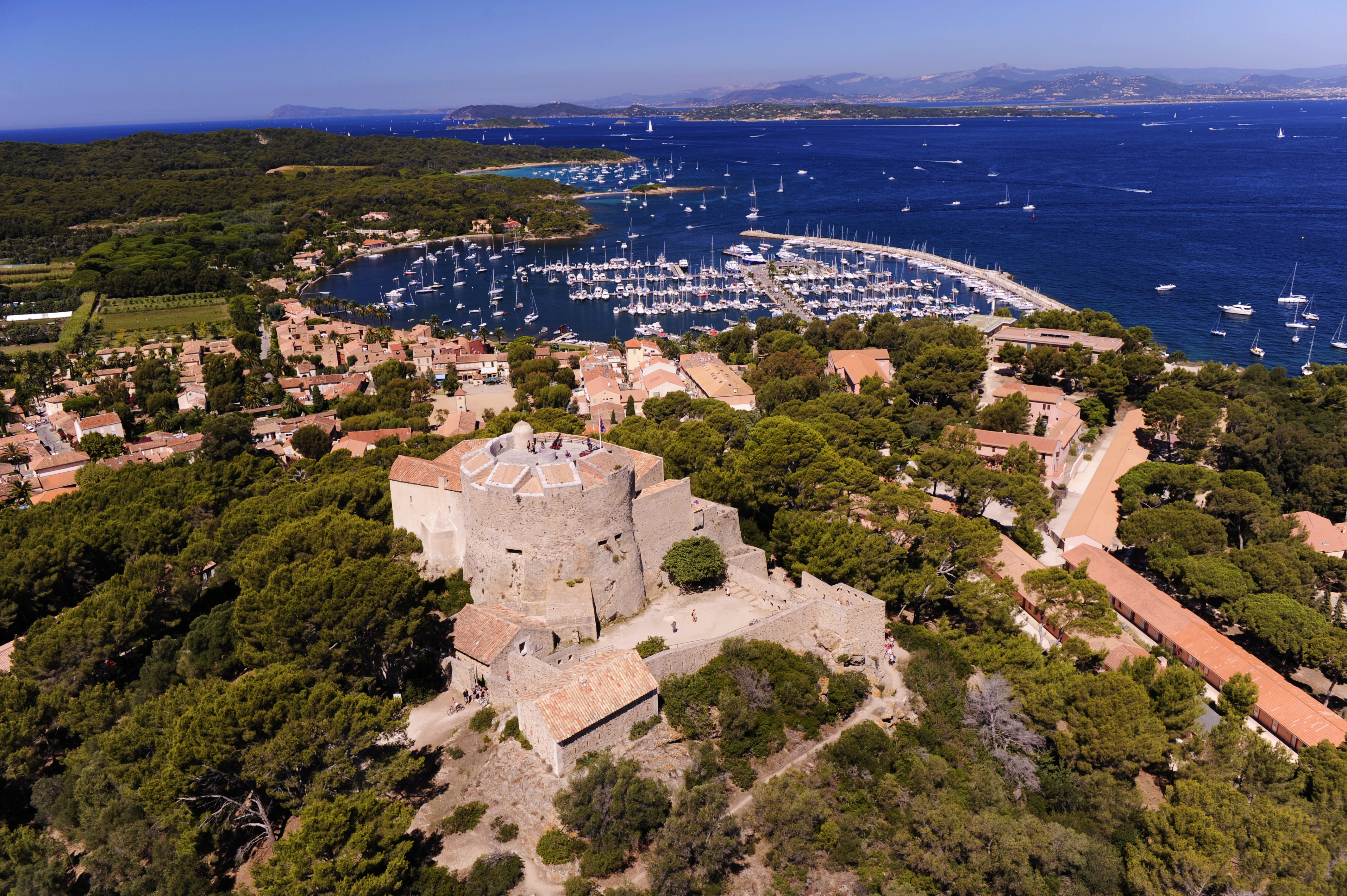 fernando sandoval une journée à porquerolles randonnée - mic