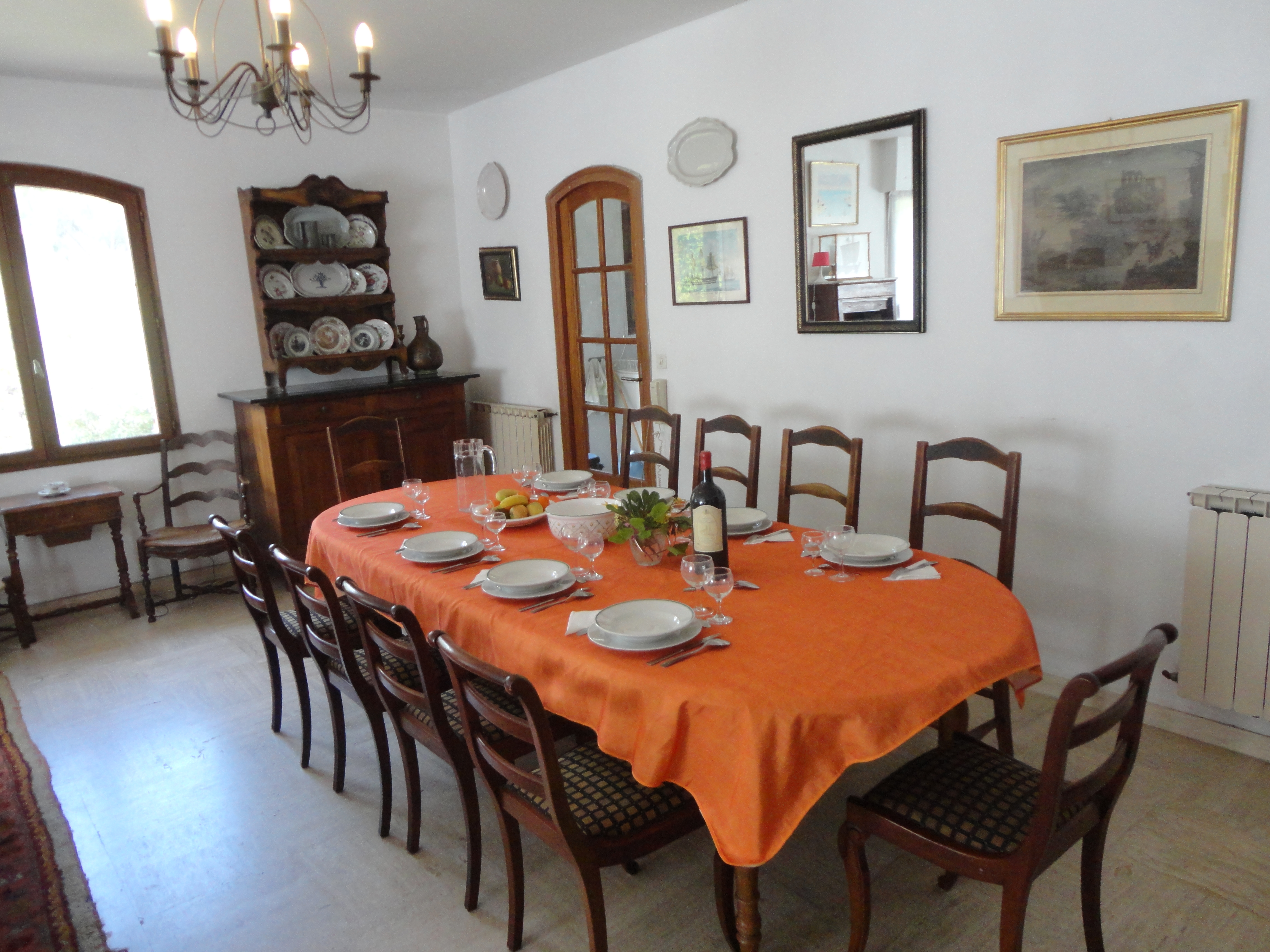 A table ! - Yves Maillard