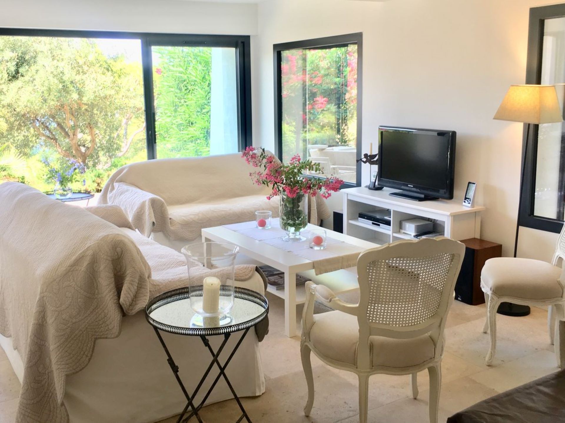 Salon - M. Delesalle