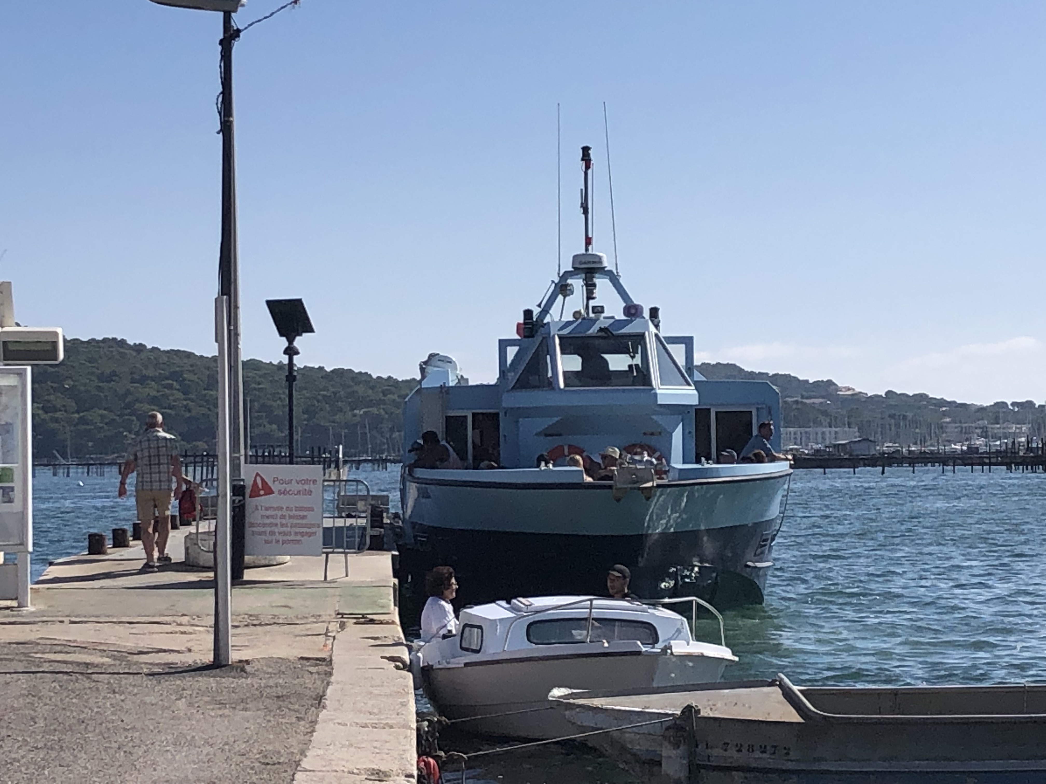 Arrêt bateau réseau Mistral à 200m - Cécile Barboux