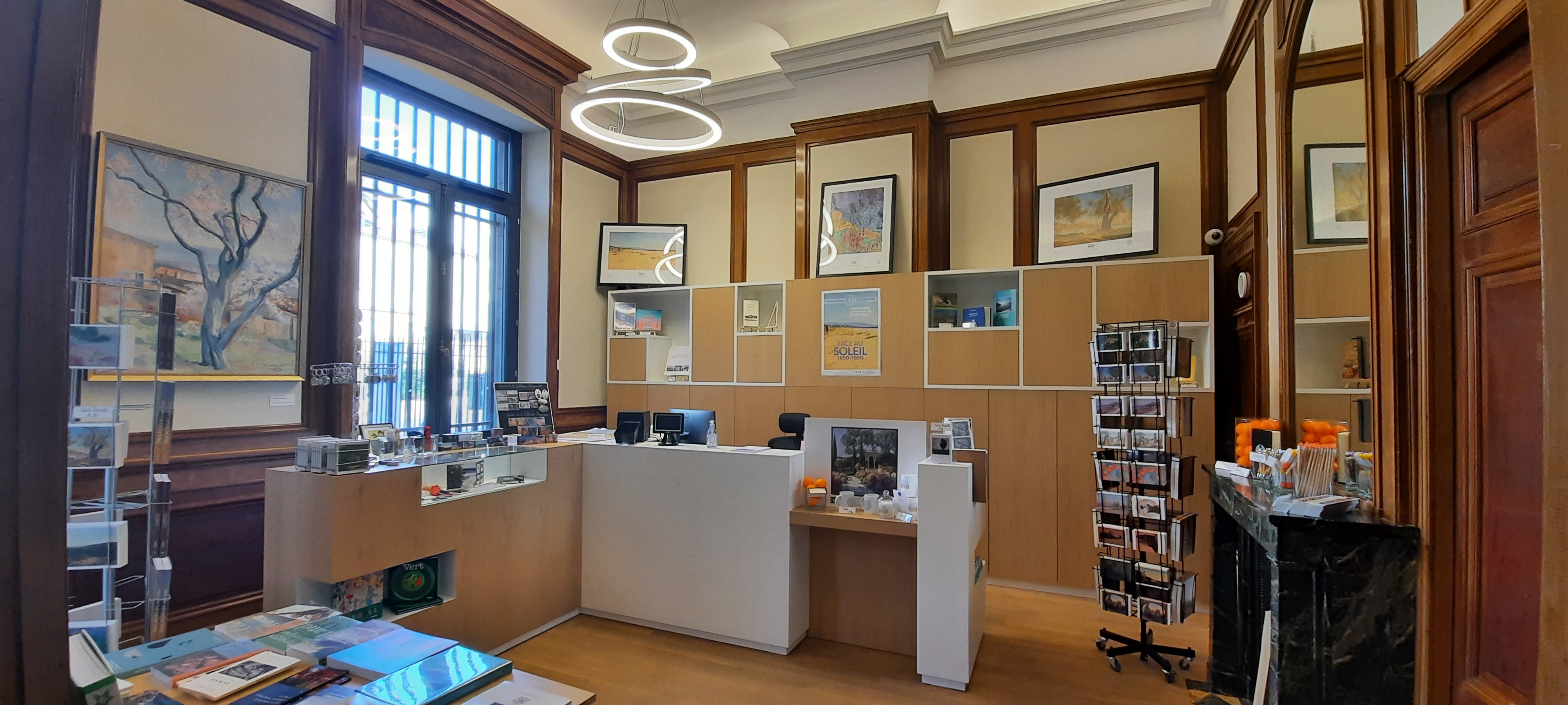 La Banque - Hyères : la boutique - Musée des Cultures et du Paysage