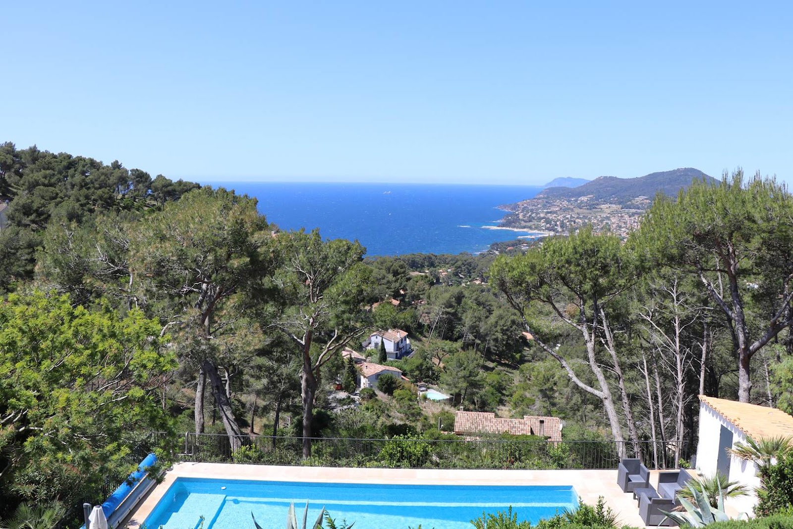 Piscine et baie de Carqueiranne - M. Delesalle Luc