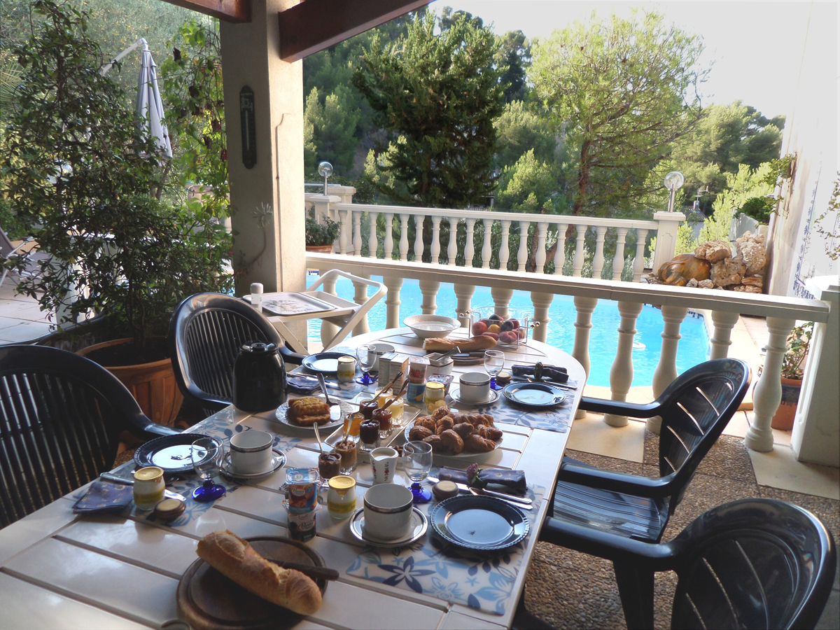 Petit déjeuner - La Valbourdine - Caparvi Aline