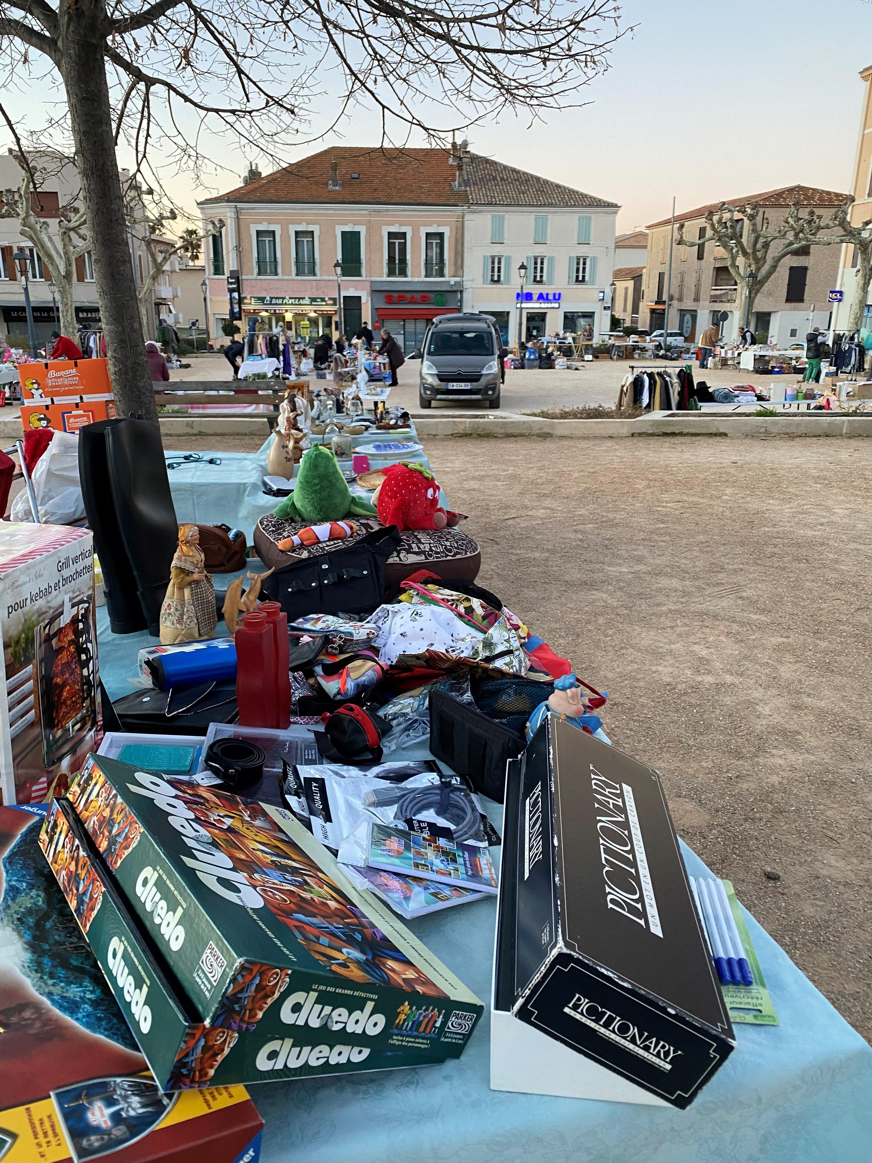 Vide grenier dans le village de Carqueiranne_Carqueiranne - Julien Veyssade