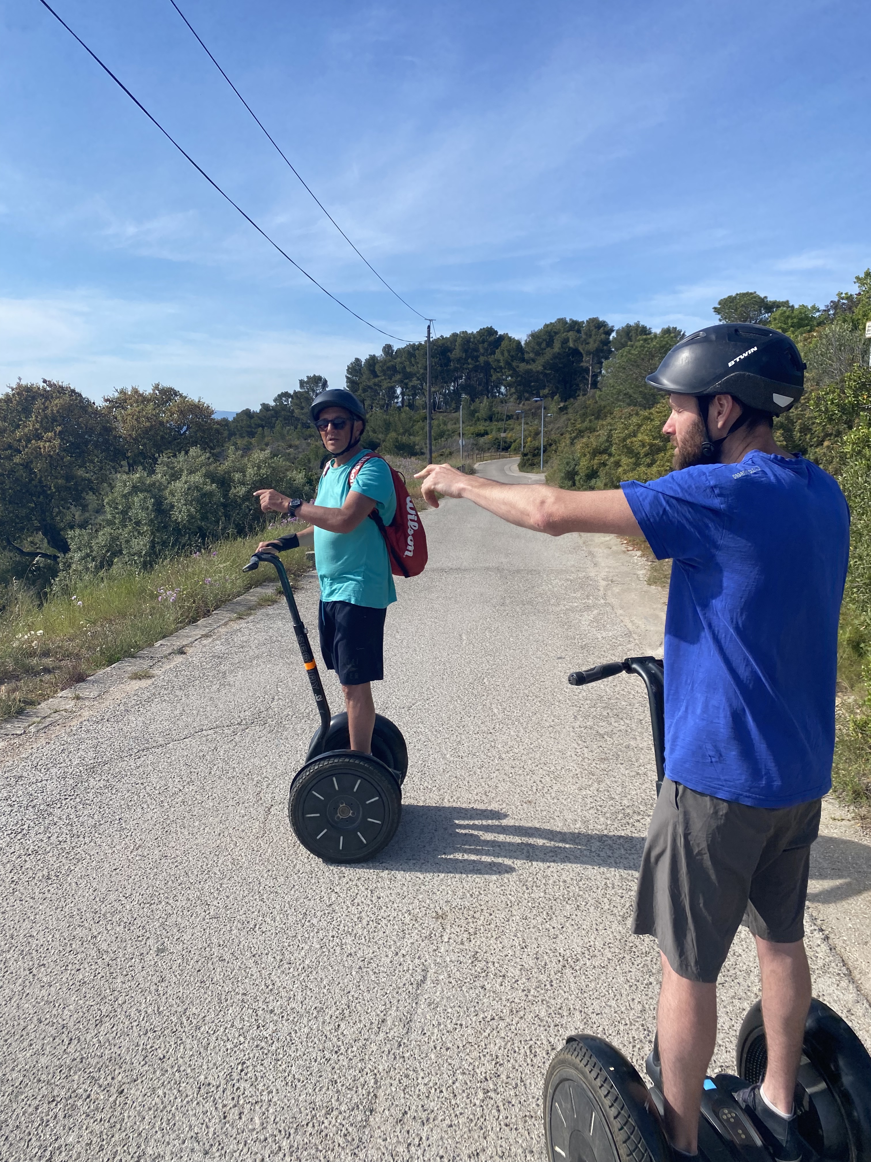 Notre guide prend le temps d’expliquer les paysages. - Philippe Sotto