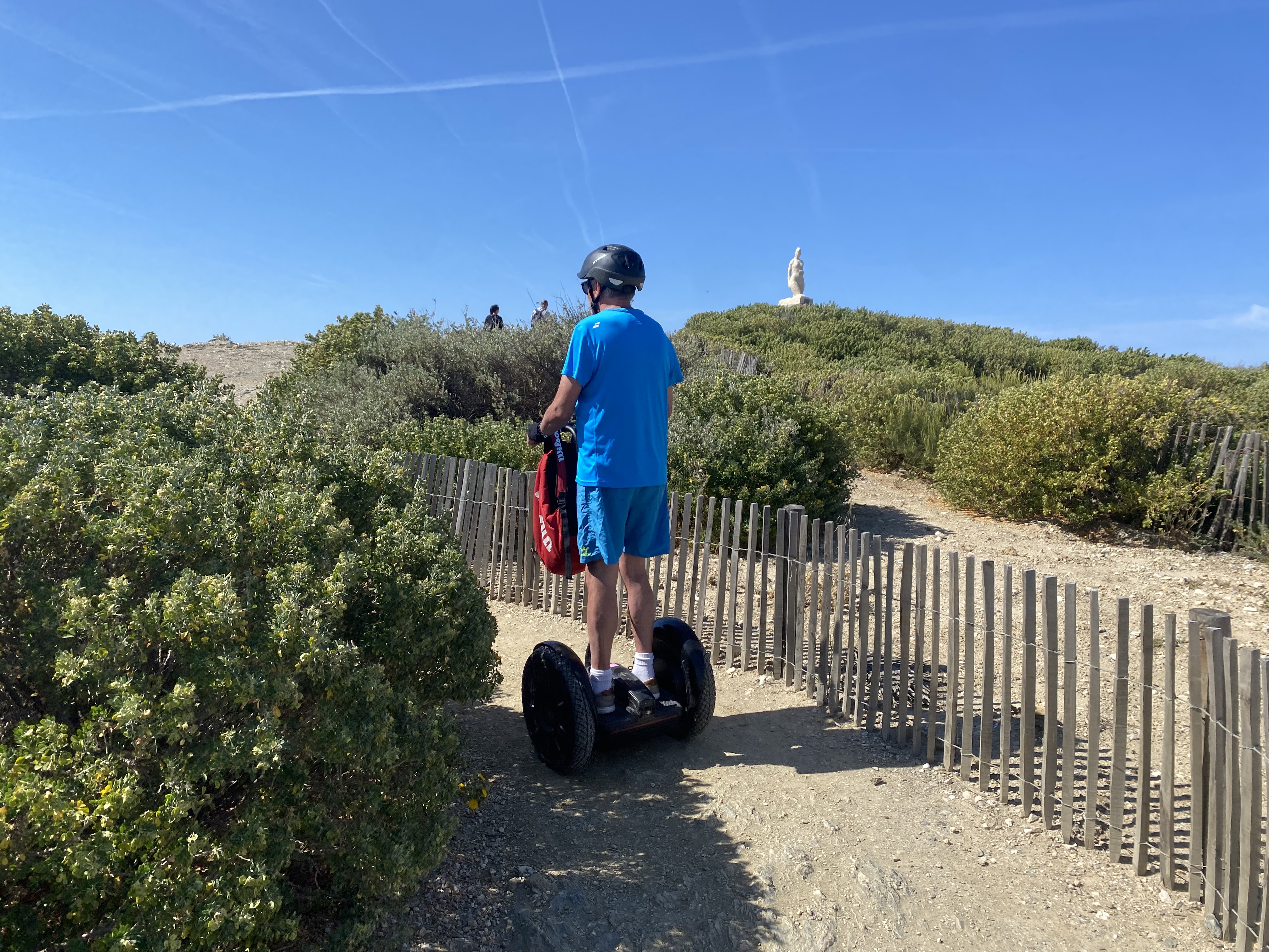 Nous remontons un sentier piéton sans effort pour aller admirer la vue - Philippe Sotto