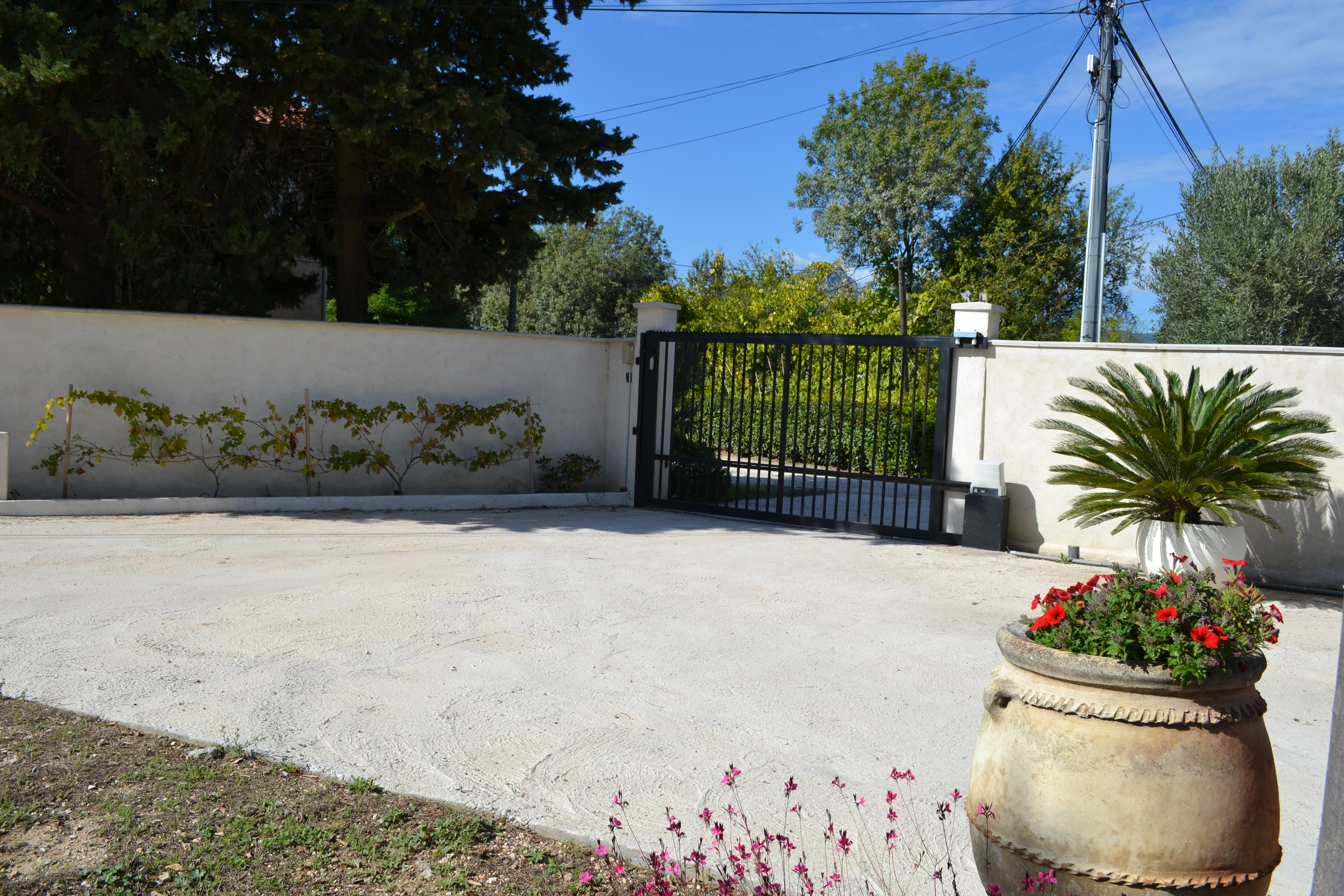 Entrée du domaine - domaine du Tian