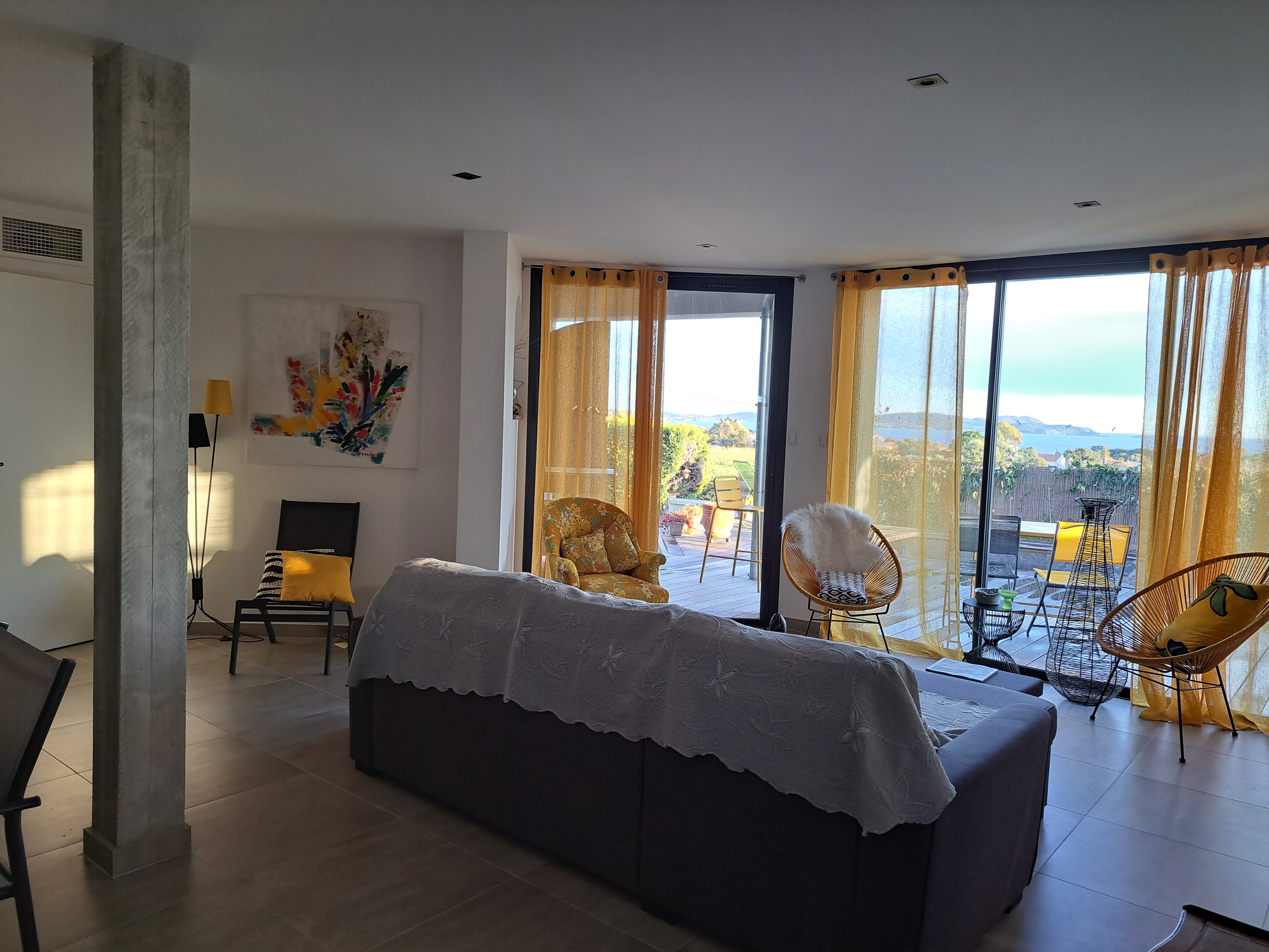 Séjour sur terrasse - Maya.H