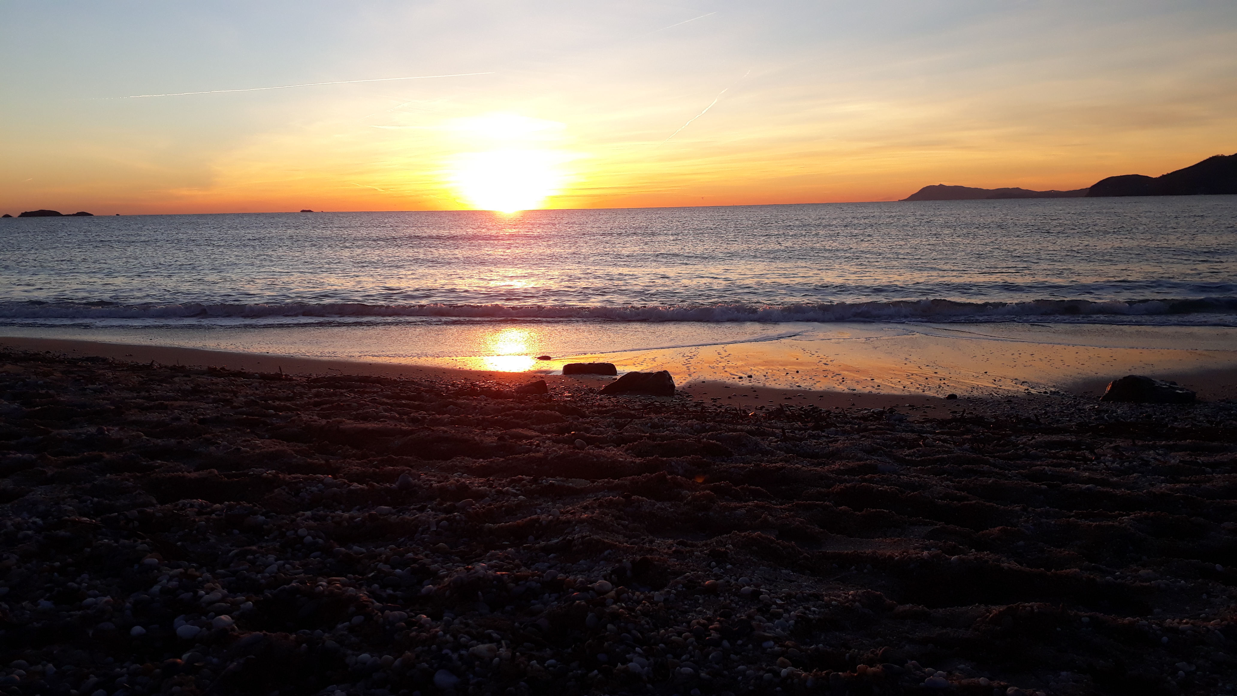 plage de l'Almanarre et son coucher - Maya.H
