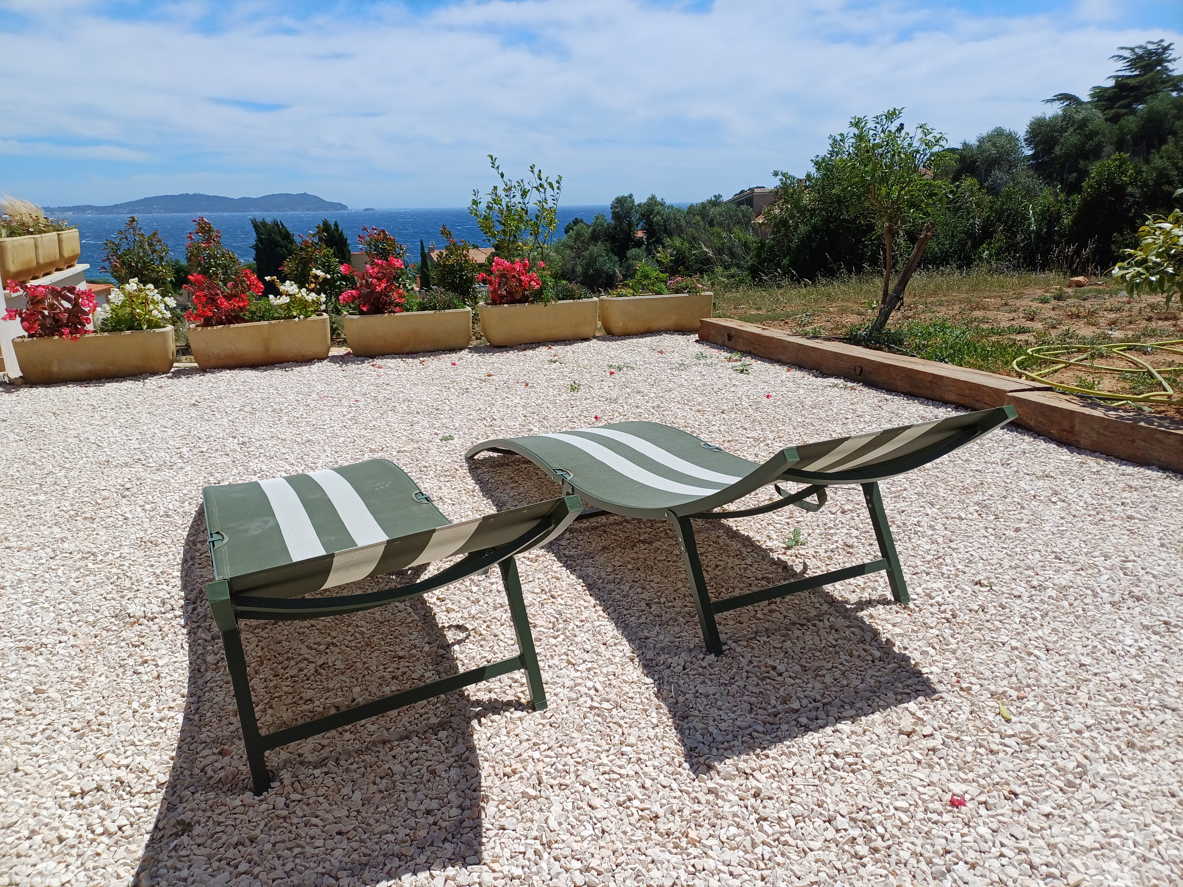 BAIN DE SOLEIL - ANNE BERTELLI