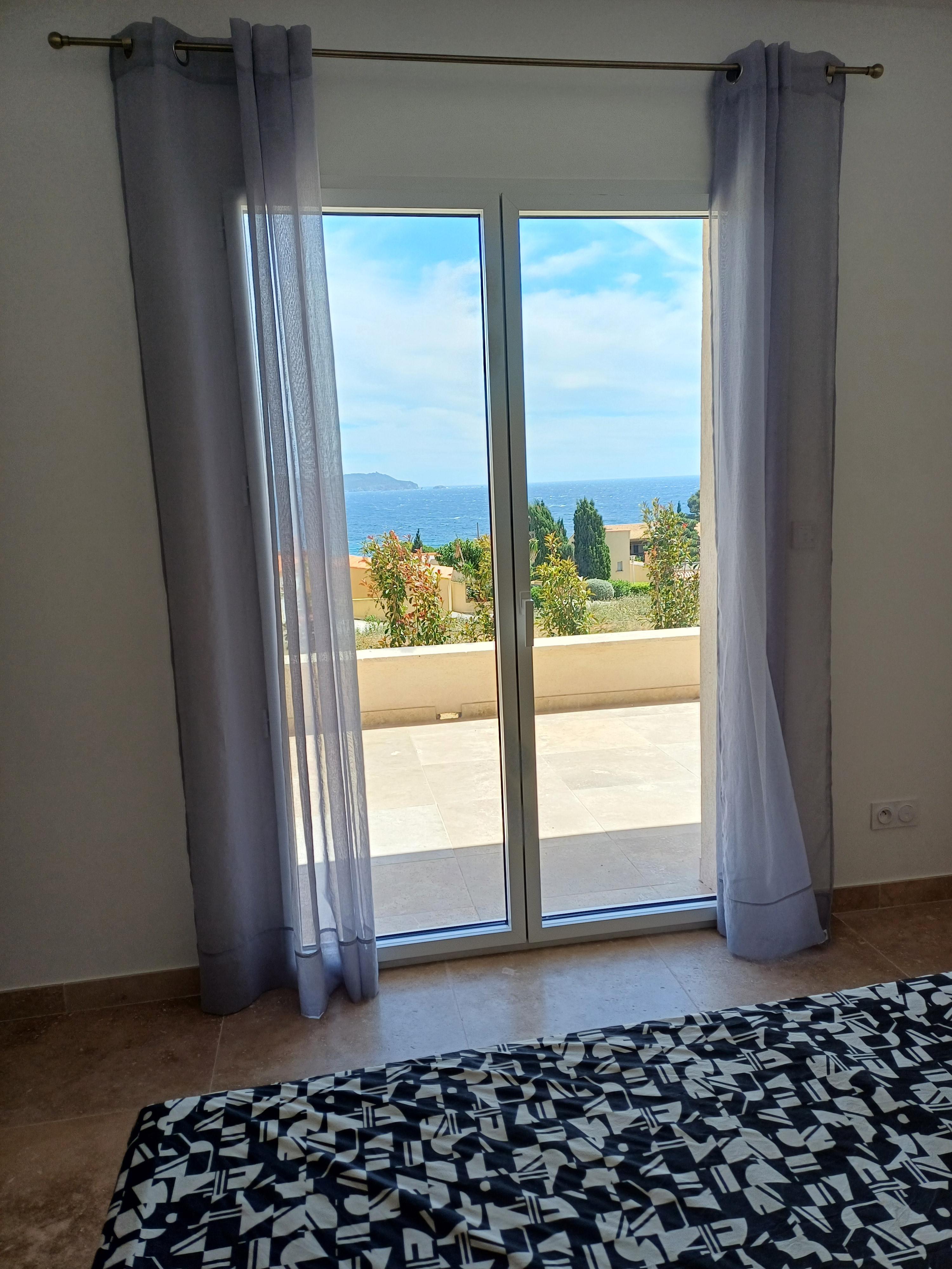 CHAMBRE VUE MER - ANNE BERTELLI