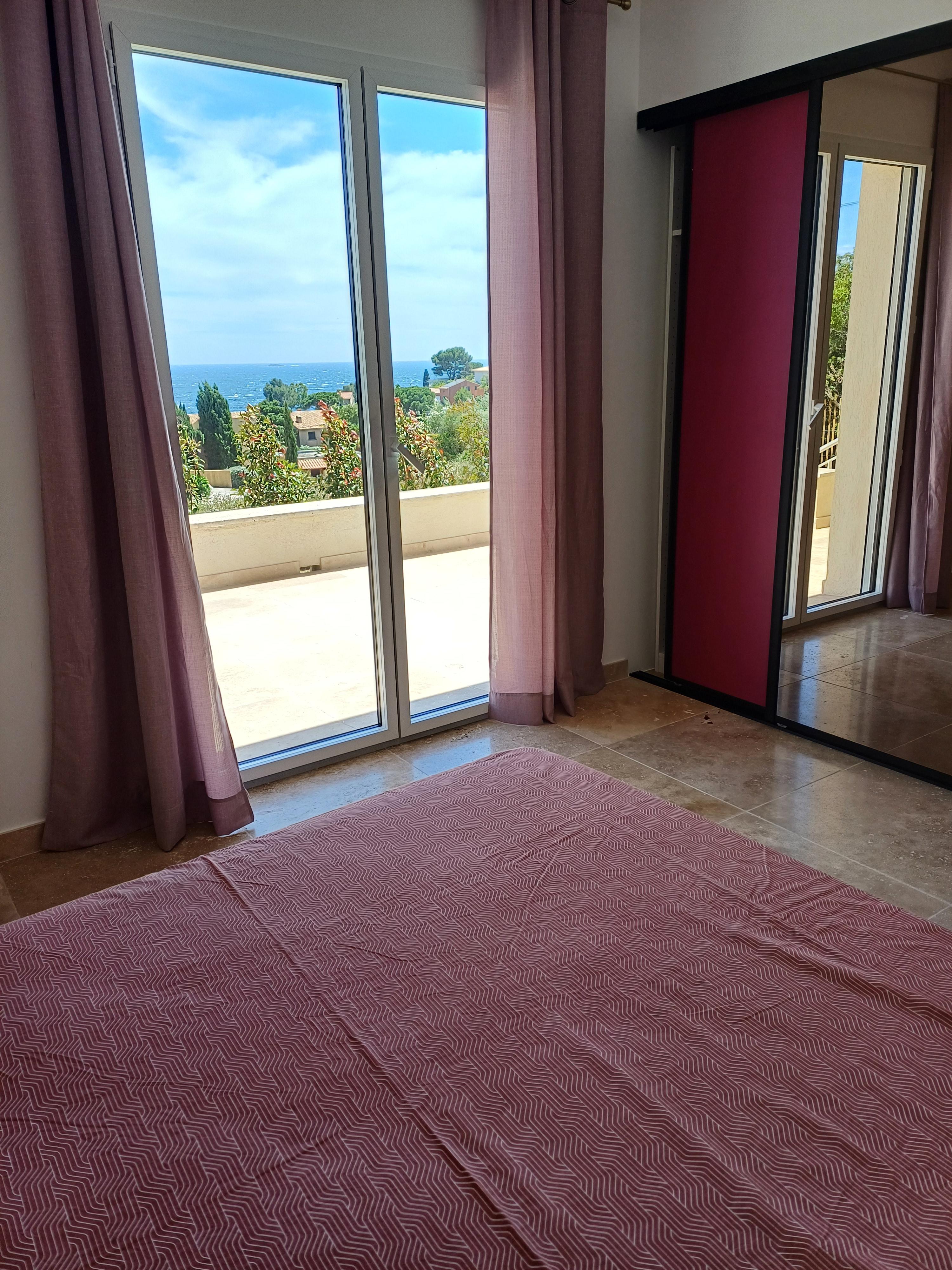 CHAMBRE VUE MER - ANNE BERTELLI