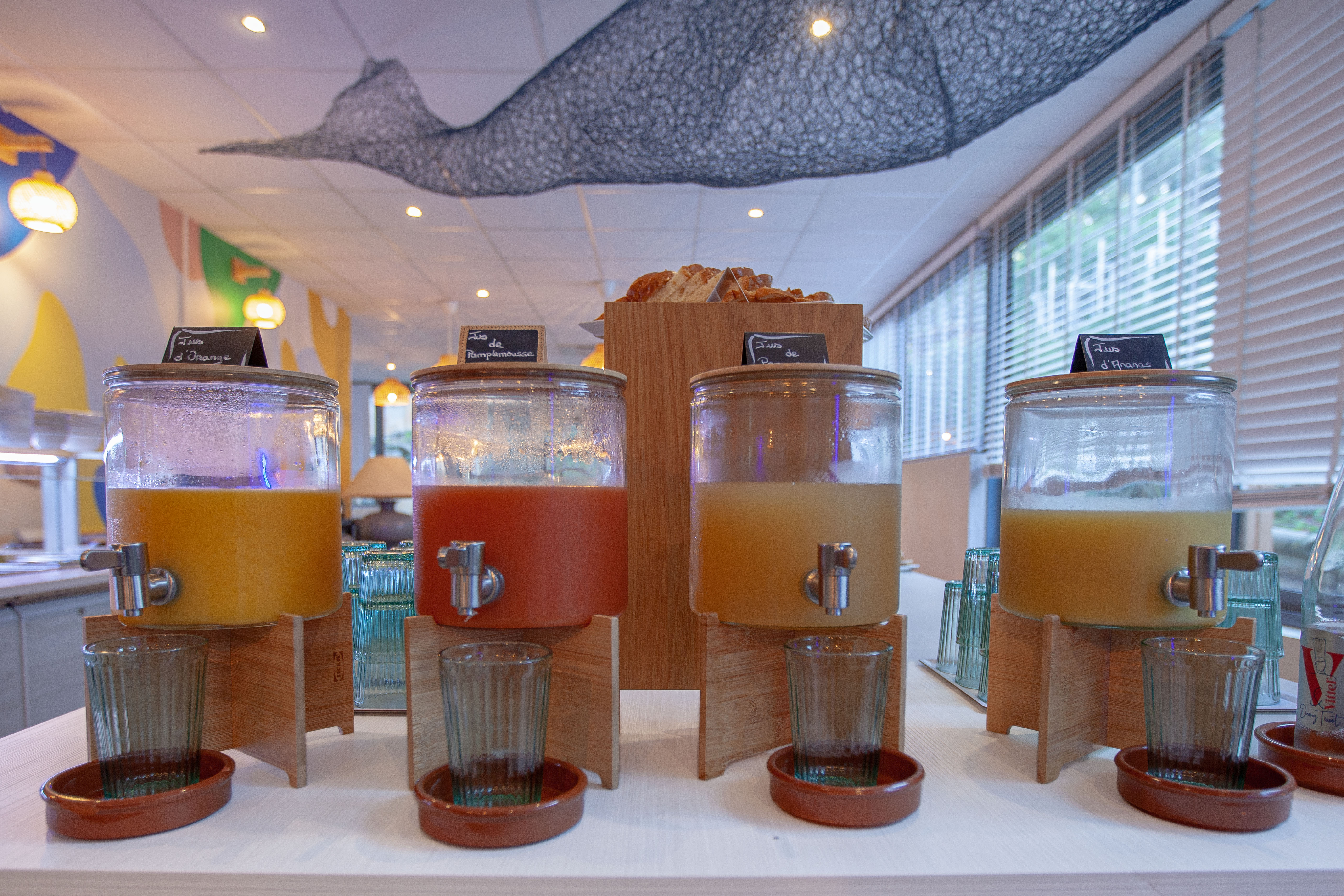 Petit Déjeuner en salle - Hôtel Les Mèdes