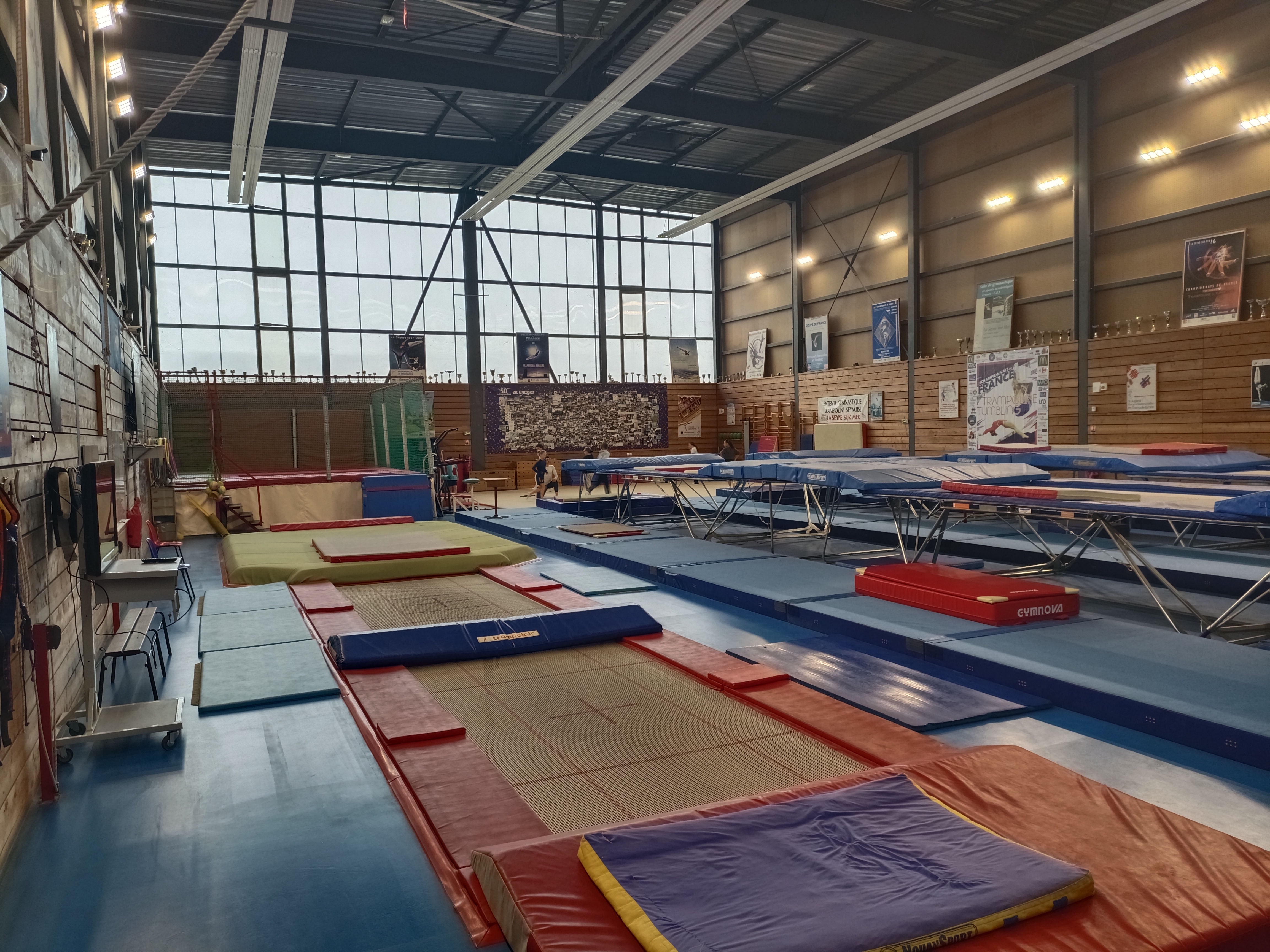 gymnase la seyne sur mer - viviani