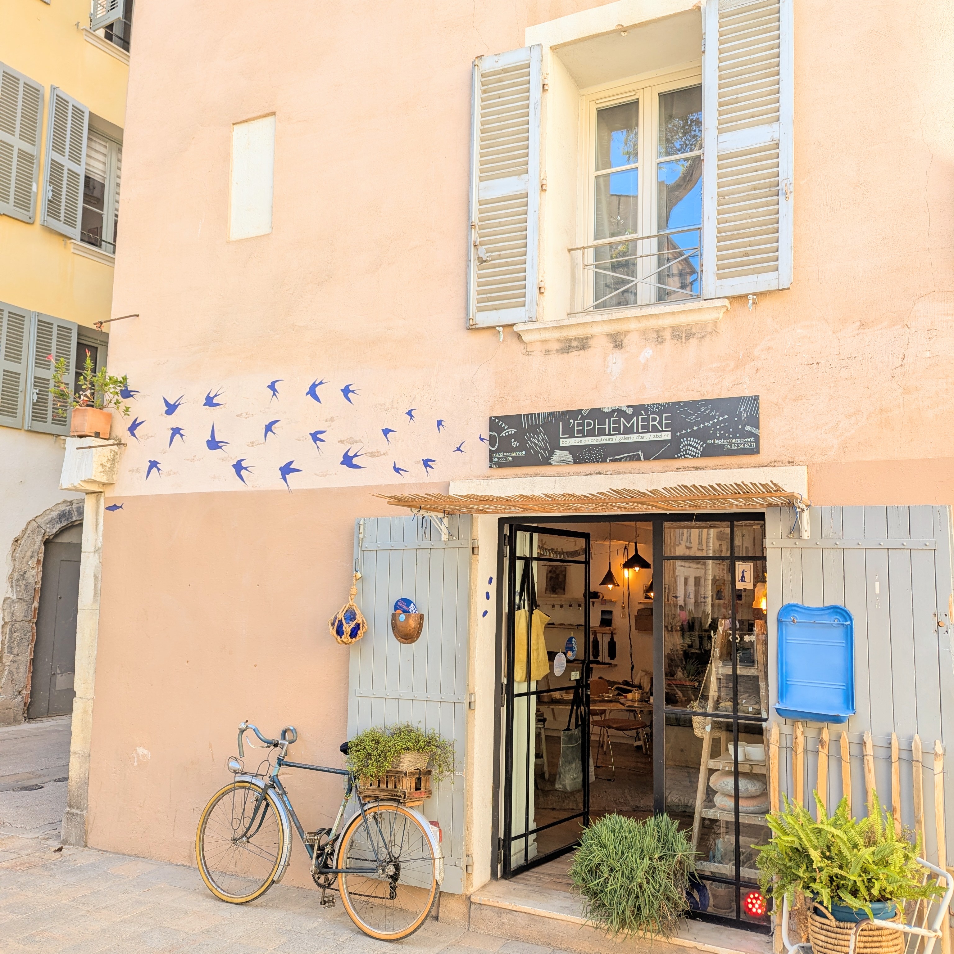 L'Éphémère - L'Éphémère