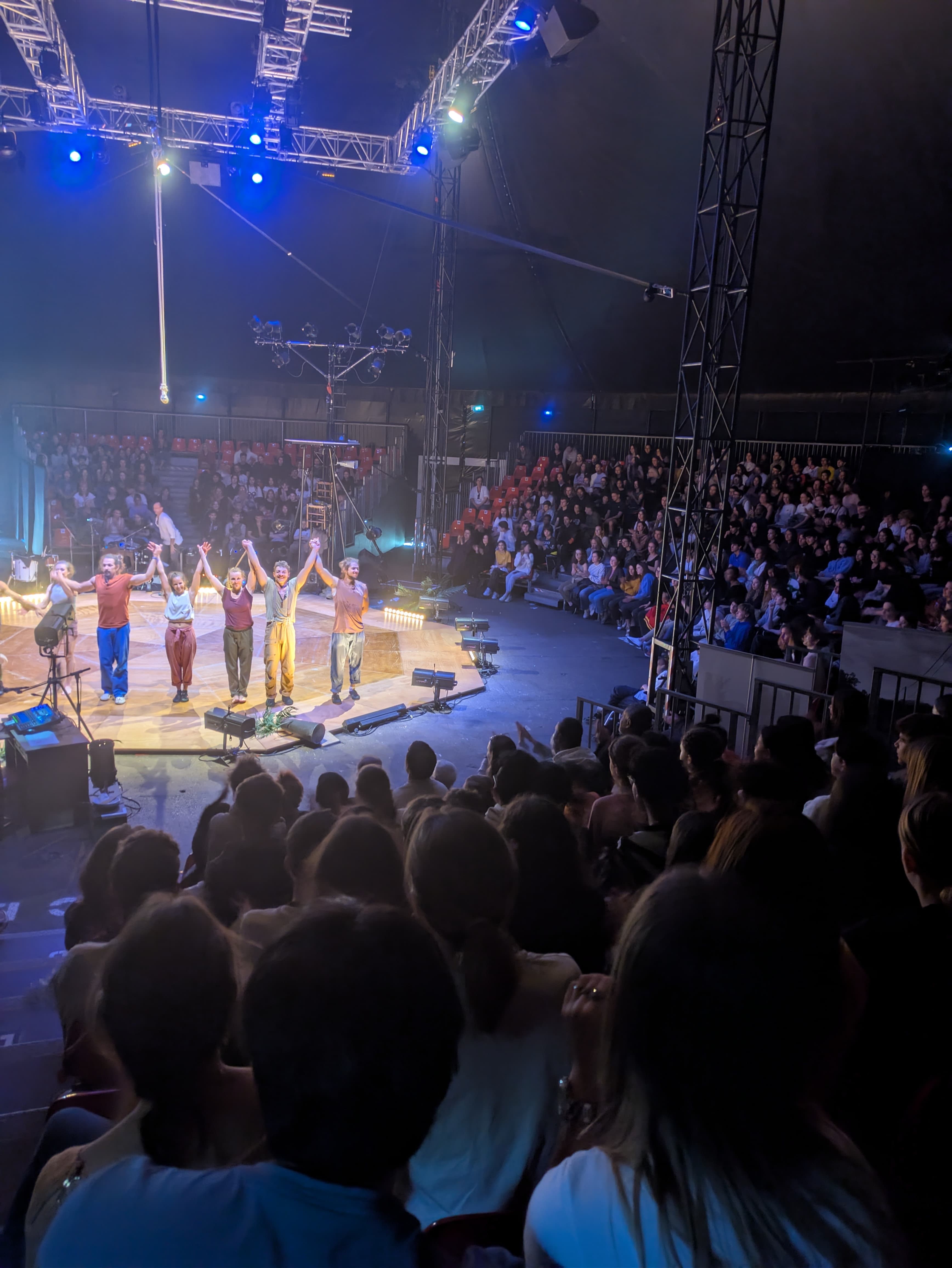 Sous chapiteau - Le Pôle