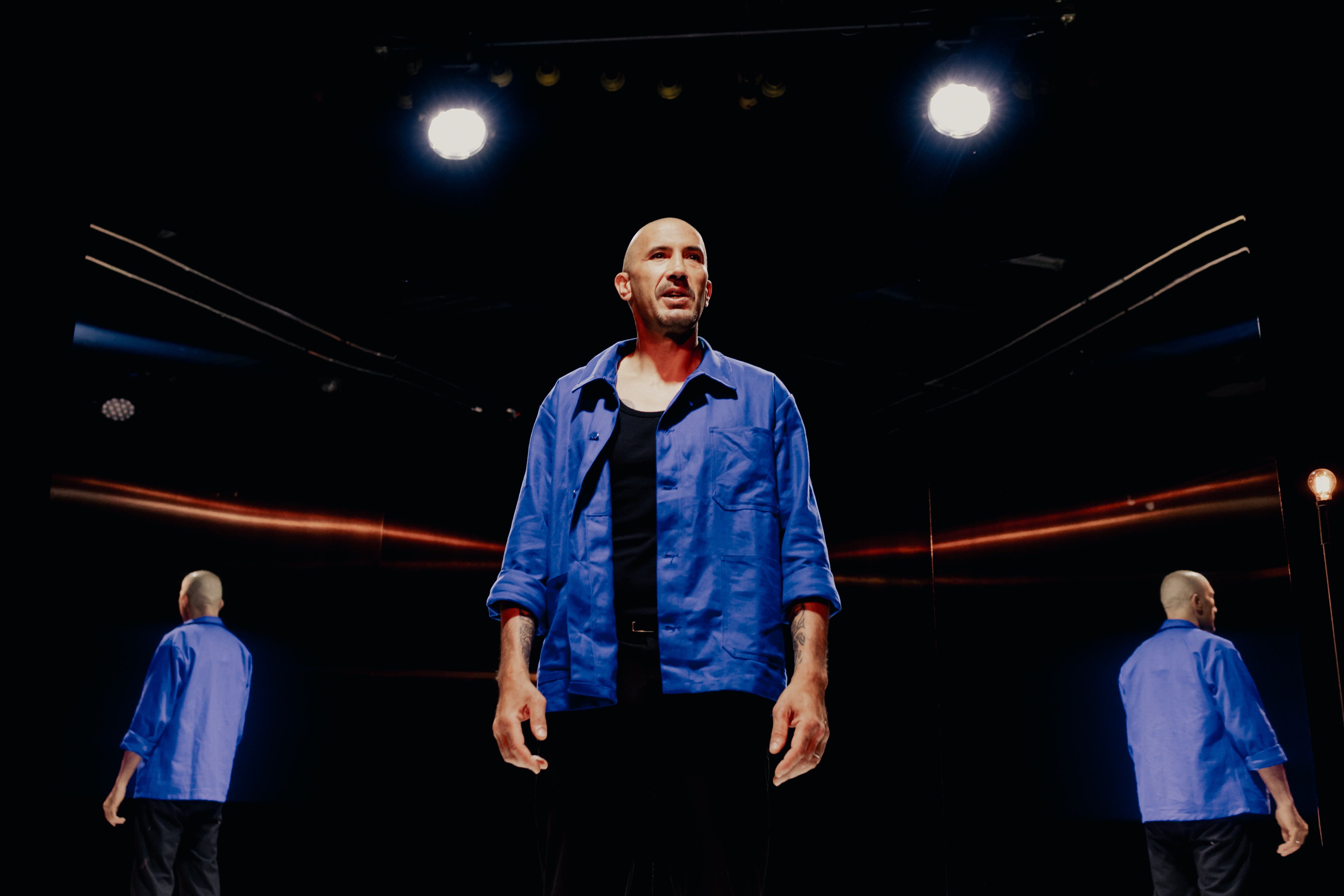 À l'ombre du réverbère - Claire Gaby