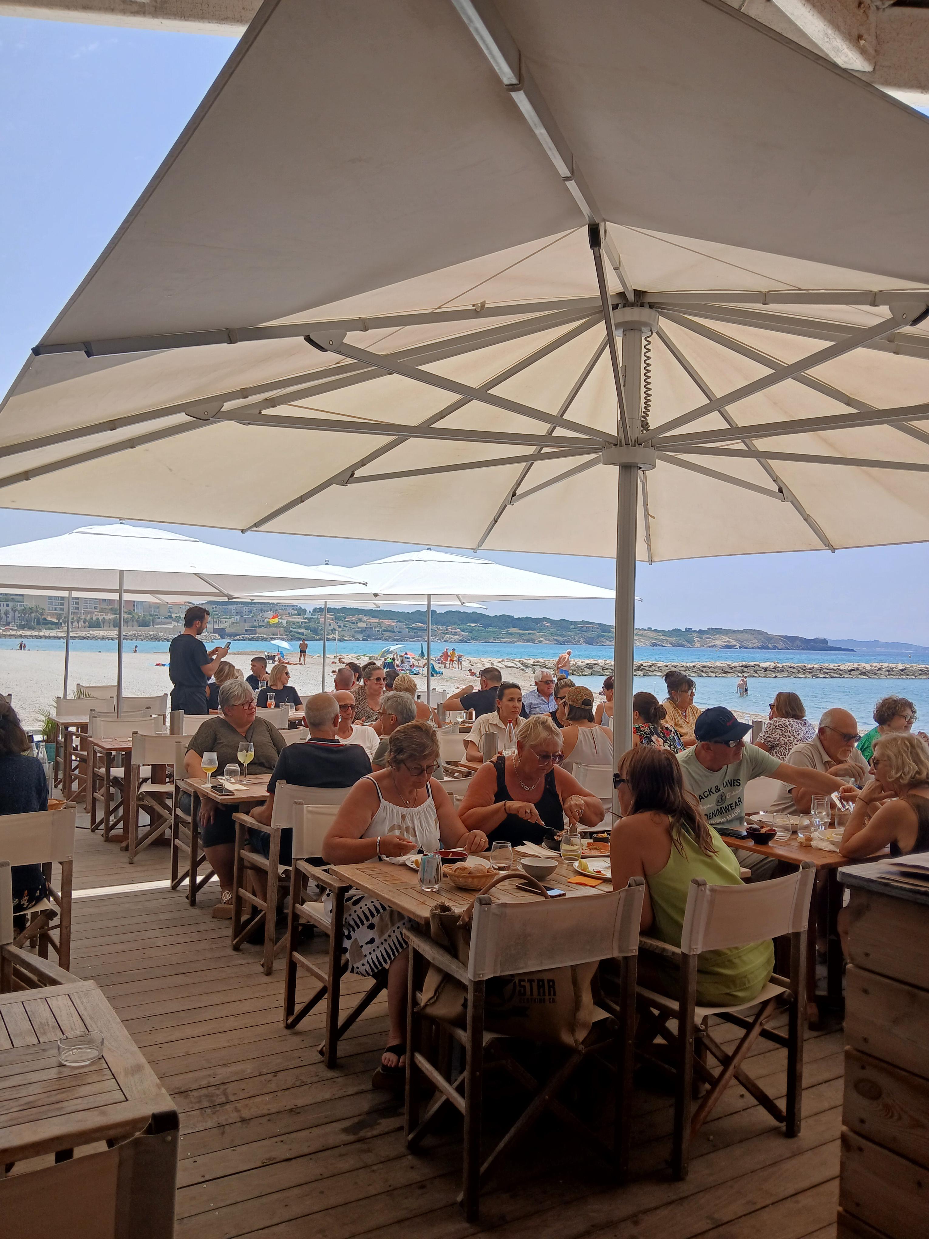 La terrasse extérieure - @lavague