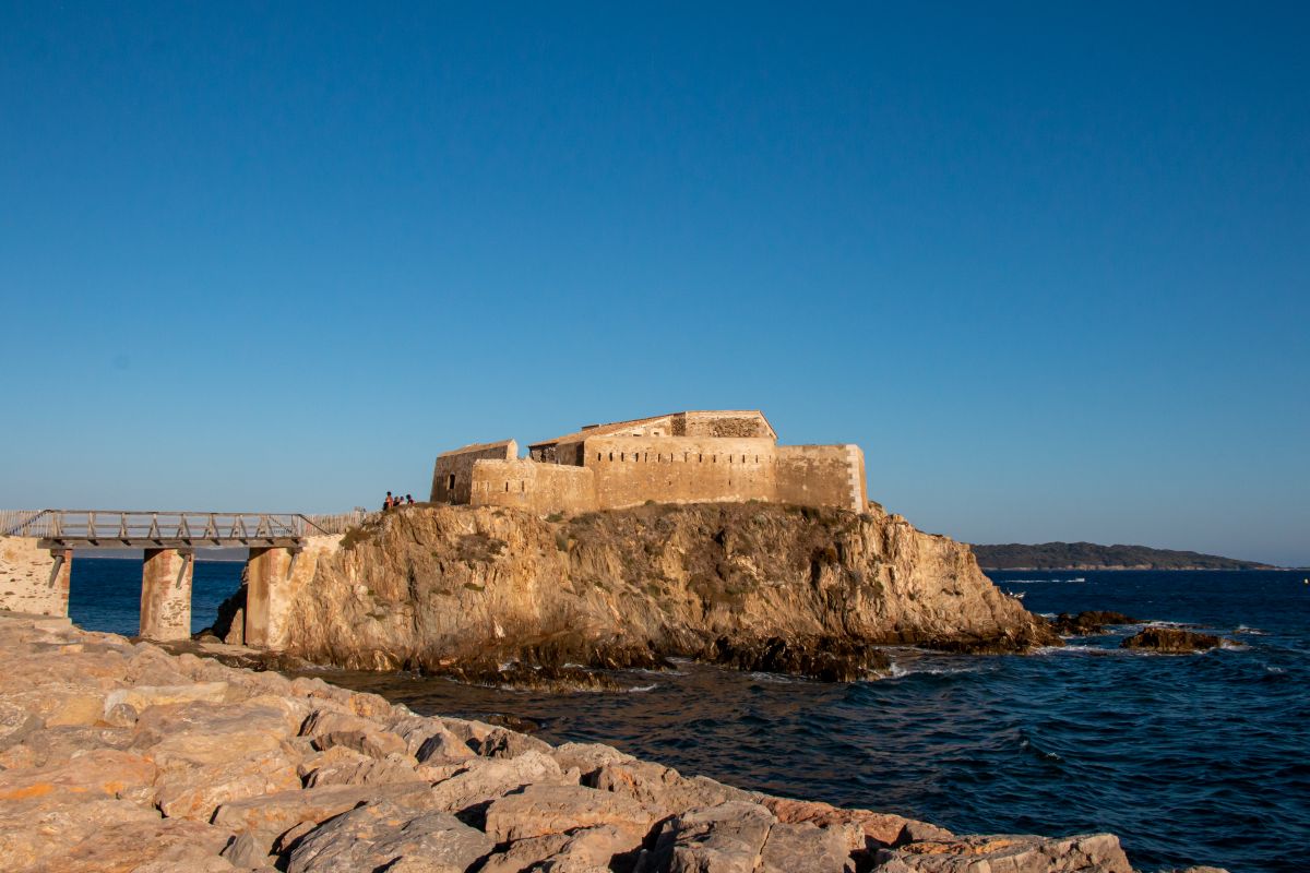 Visite guidée | Fort du Pradeau_Hyères - Urope