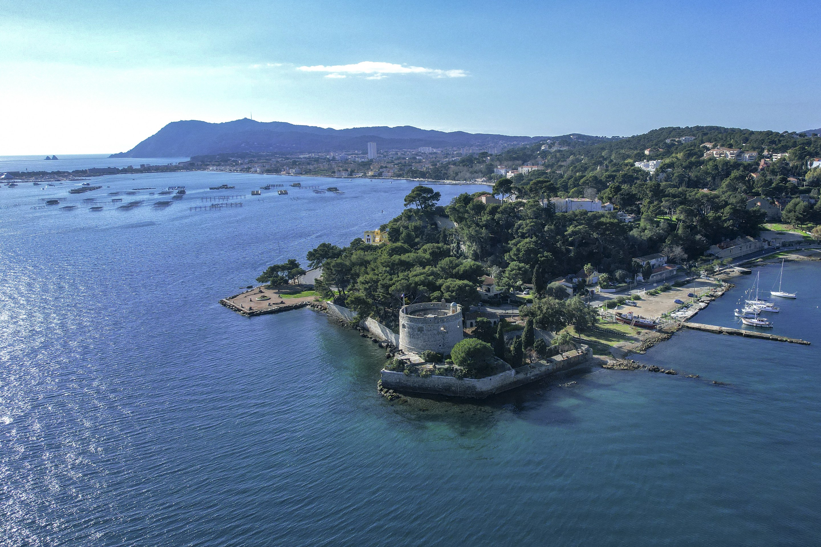 Baie du Lazaret - Tourisme Provence Méditerranée / Eric Vally