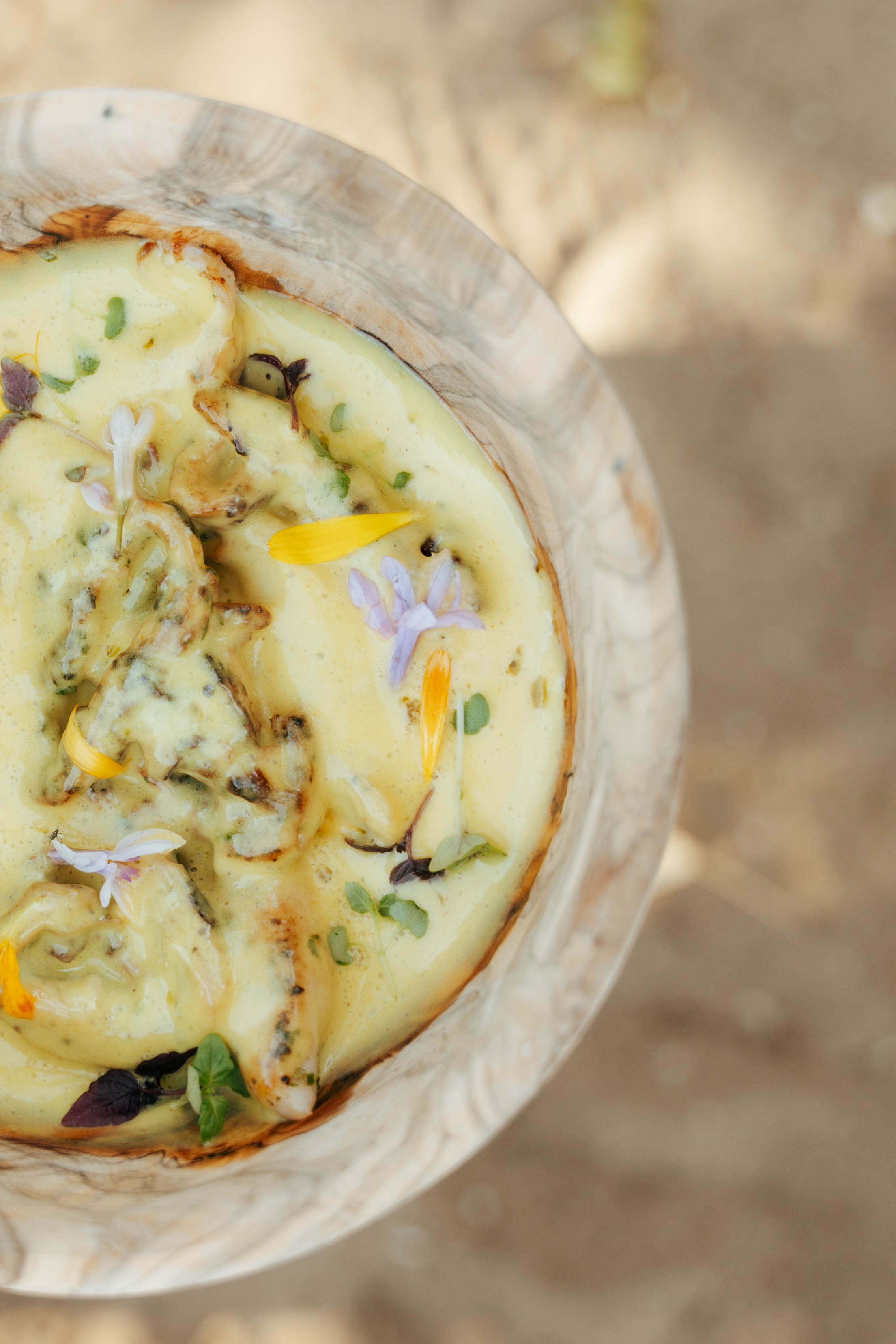 Yellow plate - Domaine de la Mer