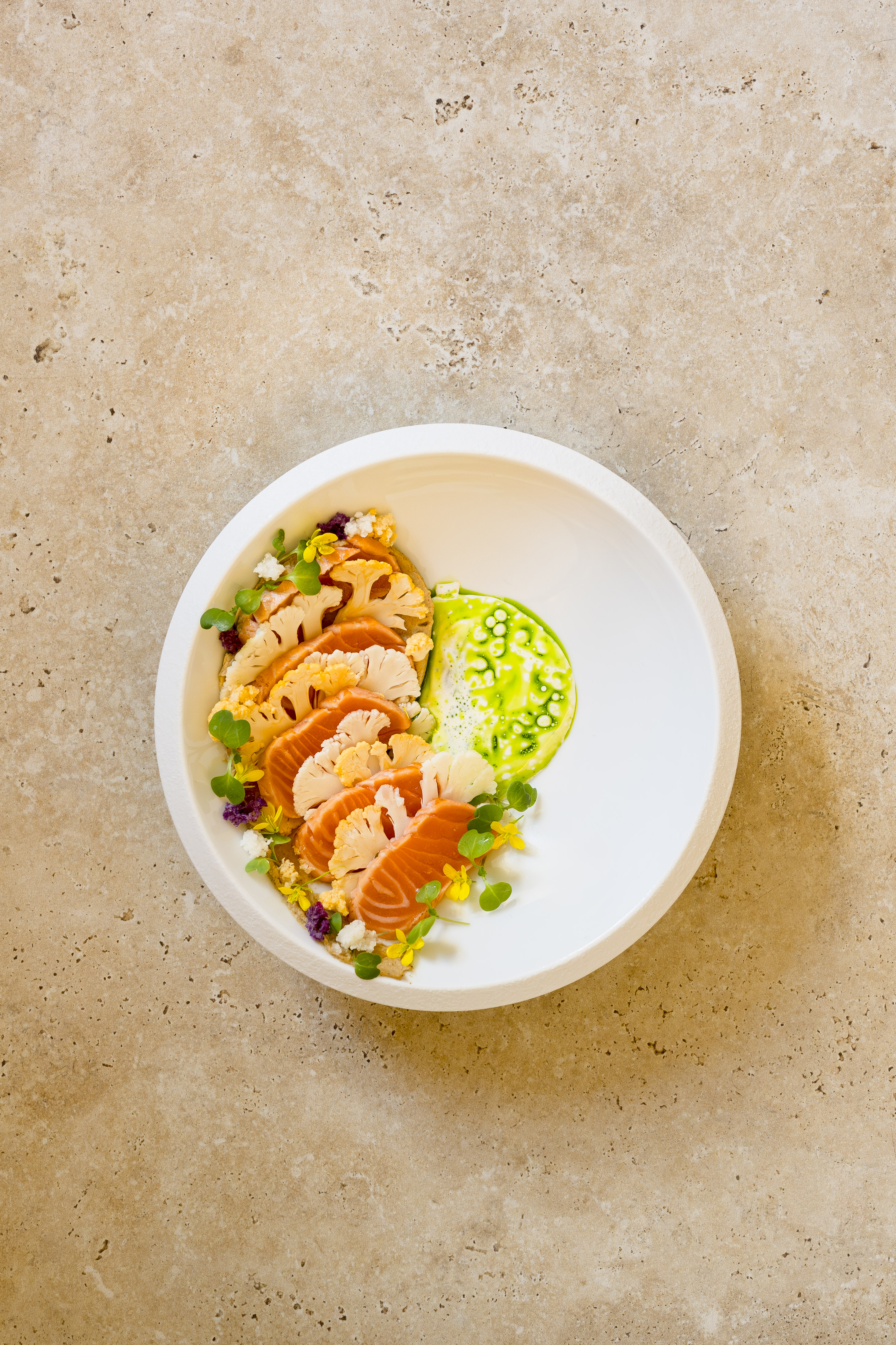 Chou-fleur bio au naturel / saumon fumé / crème de crustacé. - E_LEVESQUE