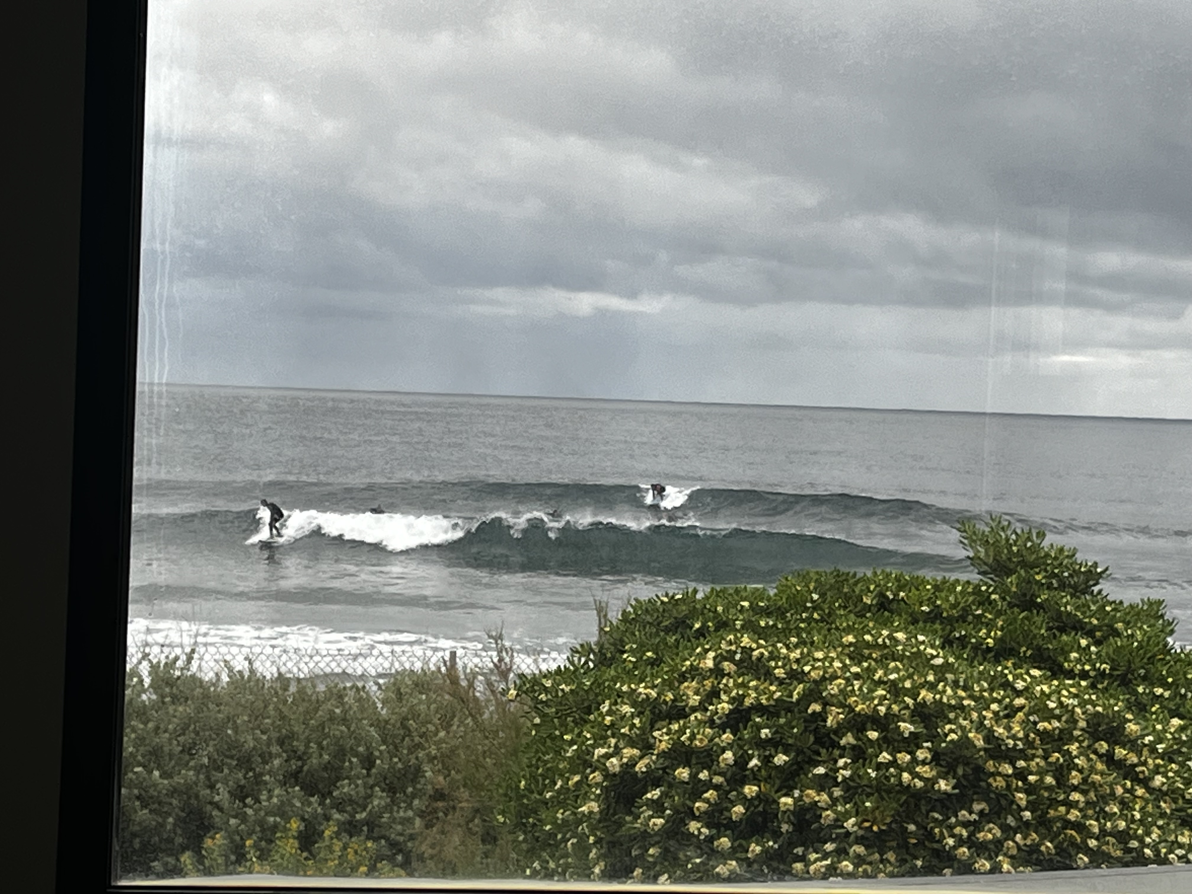 Par vent d' Est, le surf s'invite - pascal Boutrais