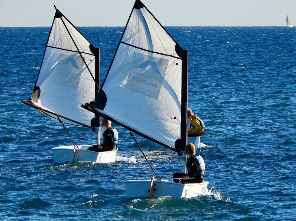 Voile bleue_thumbnail_YCT8 - DR / Yacht Club de Toulon