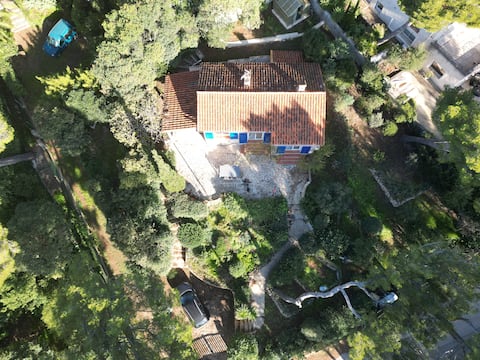 Vue aérienne de la villa - Gaële et Thomas Euvrie
