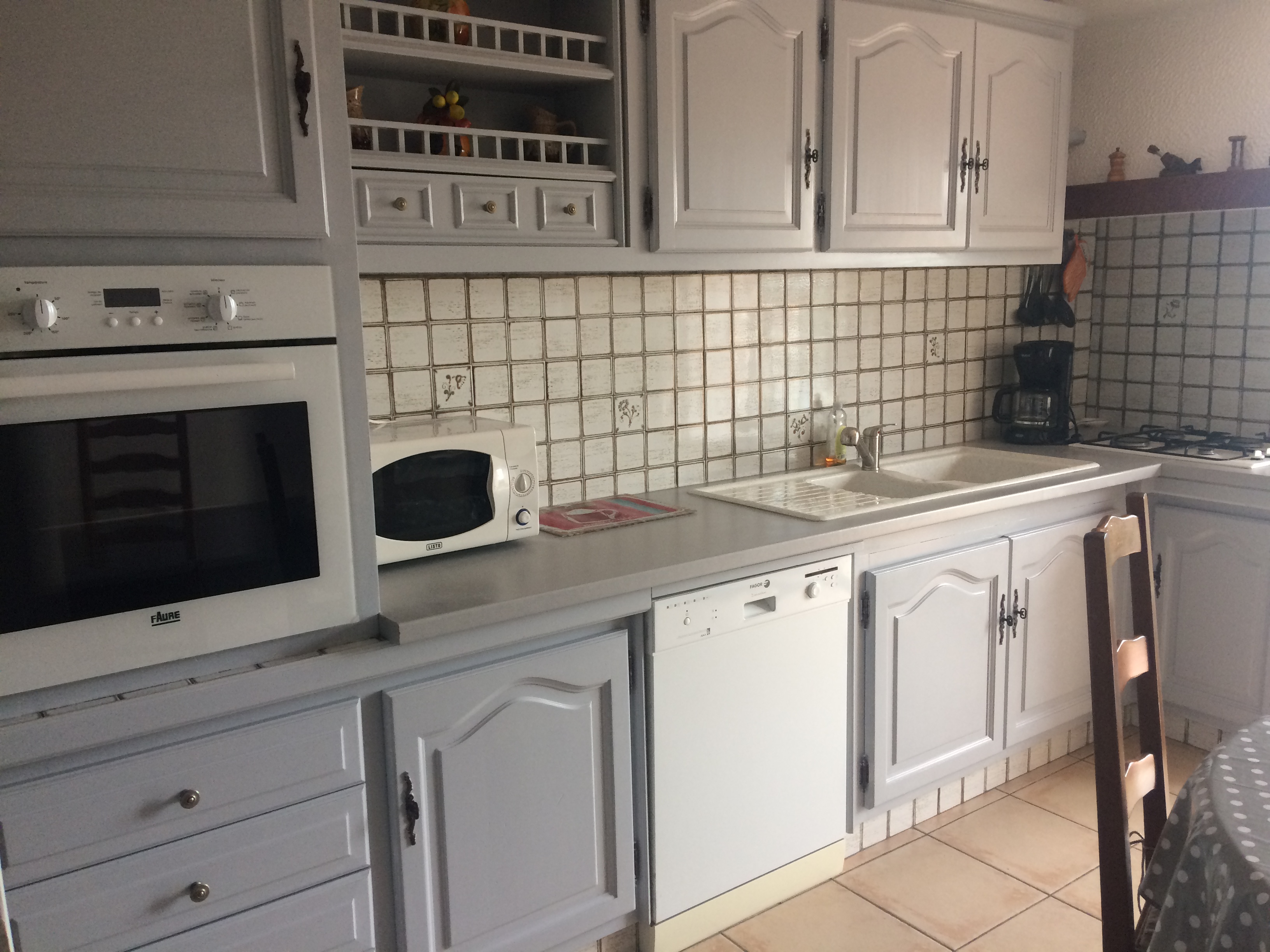 cuisine - Appartement L'Oliveraie F3 - 5 personnes